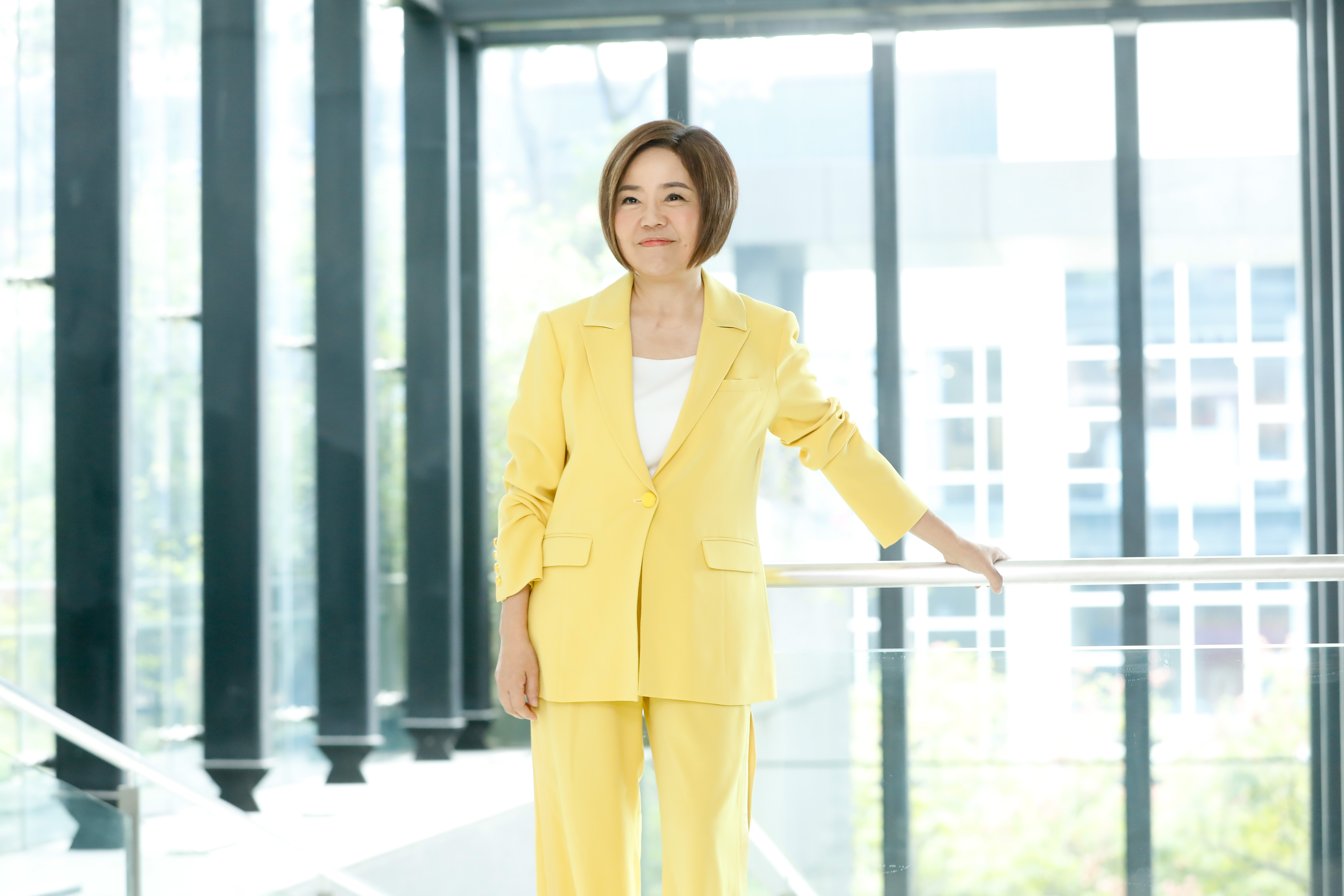 于美人因選舉告假《超級紅人榜》2個月。