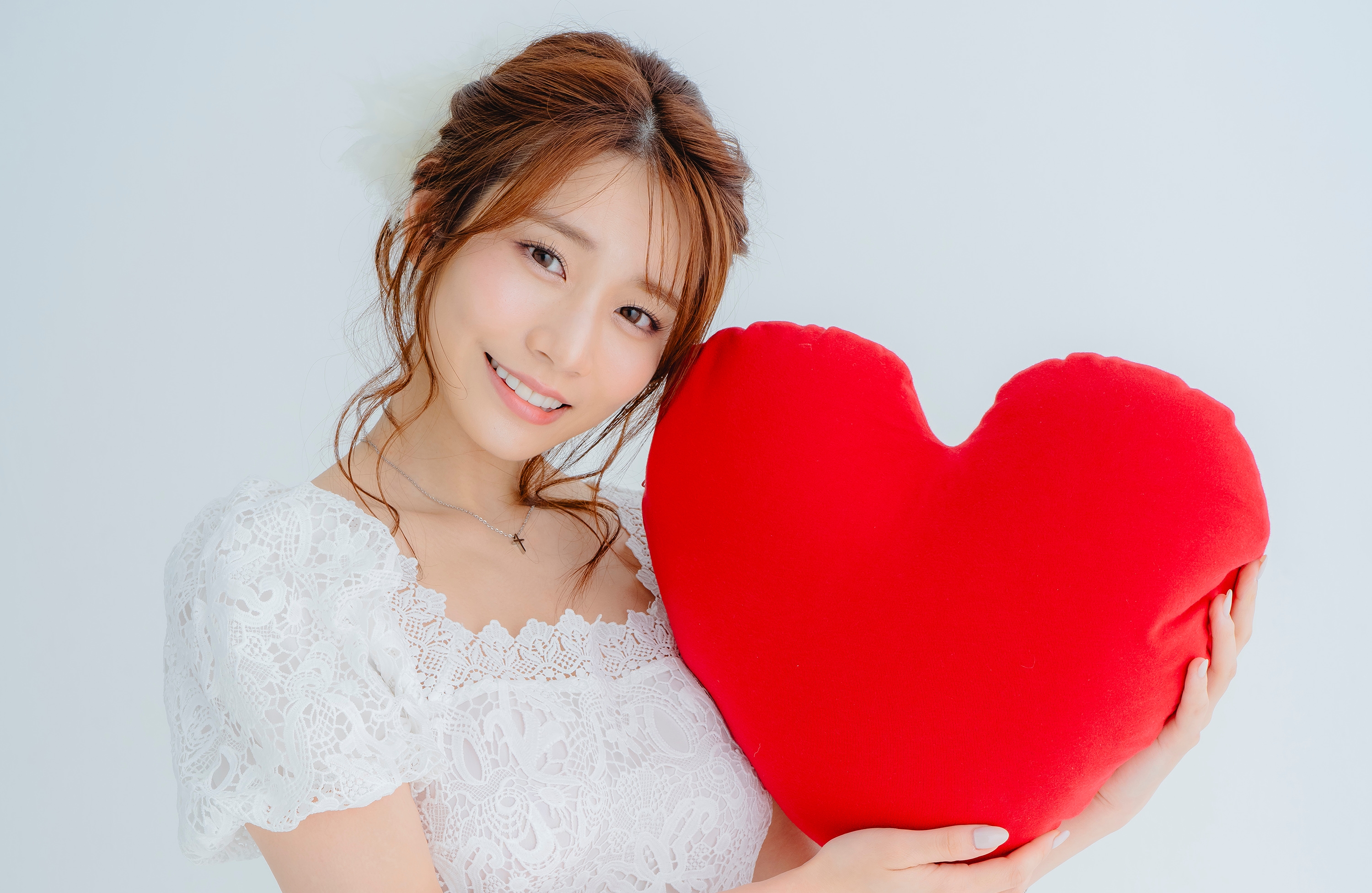 AV女優河北彩伽台灣人氣超夯，9月29日將與近400名新郎「完婚」。（勁維肯創意提供）