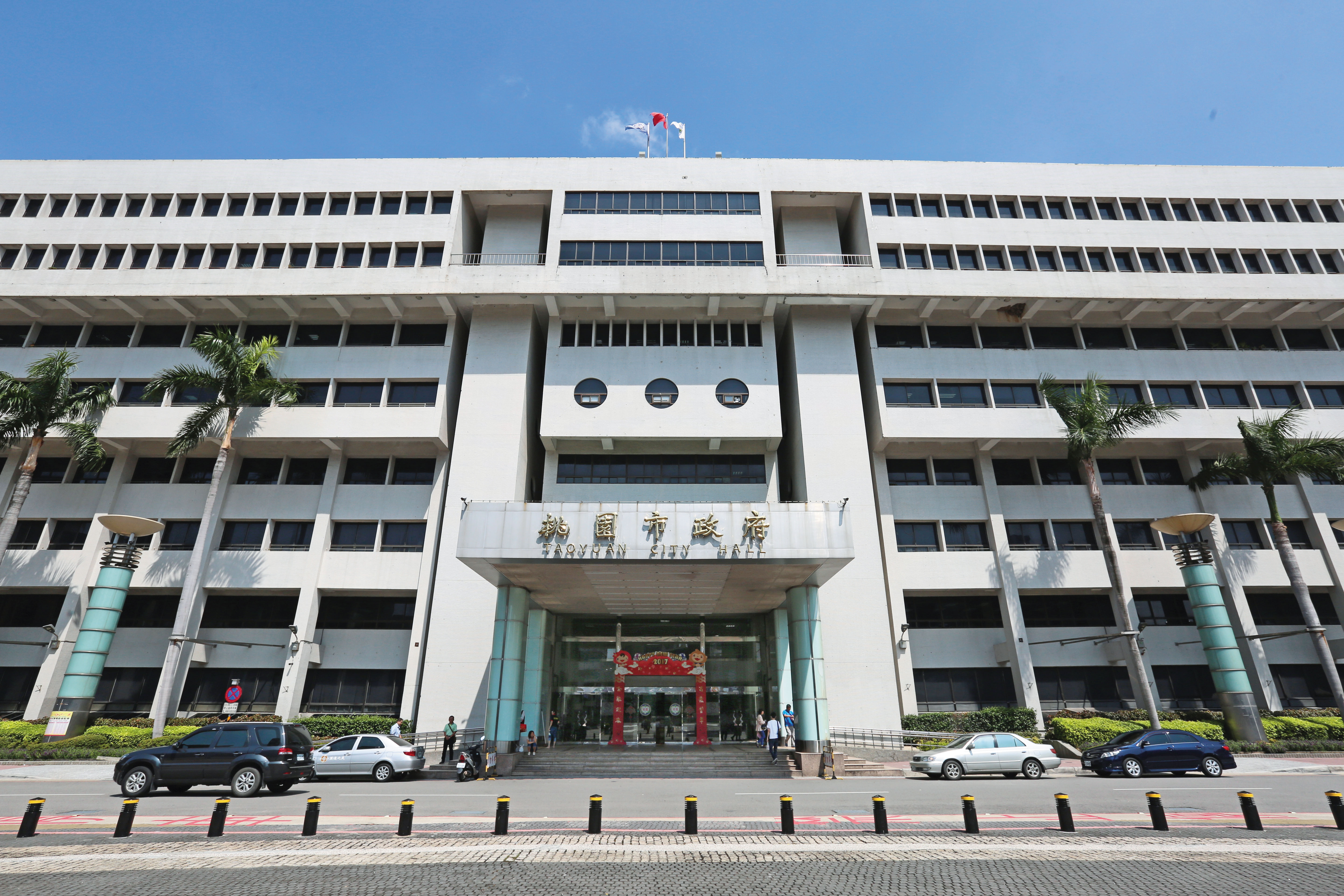 桃園市政府在鄭文燦擔任市長時,並未通過符合廖氏父子開發案需求方案。