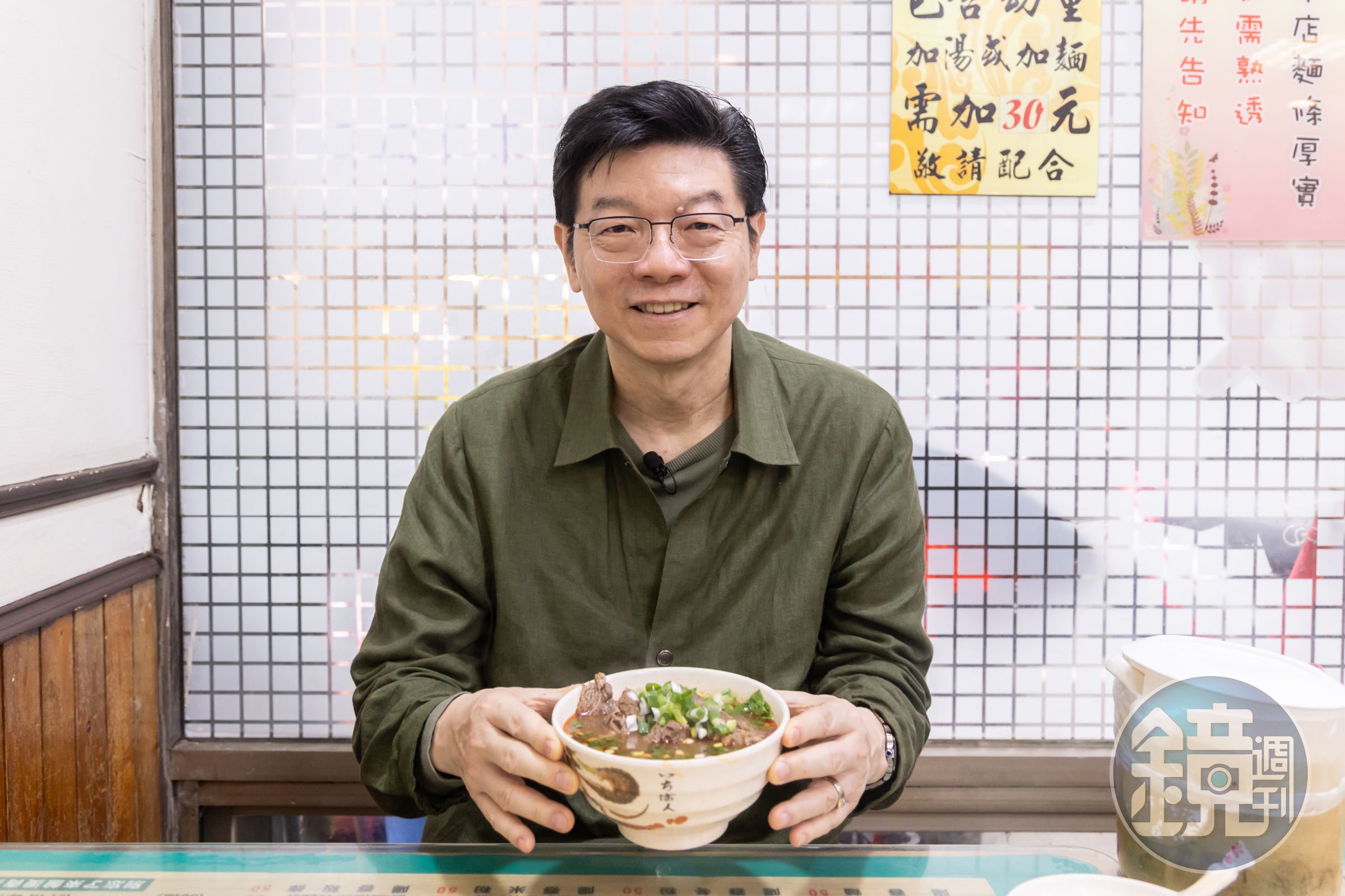 已出版兩本《裴社長廚房手記》的裴偉，現在正走遍全台，籌備以小吃為主題的第三本美食書。