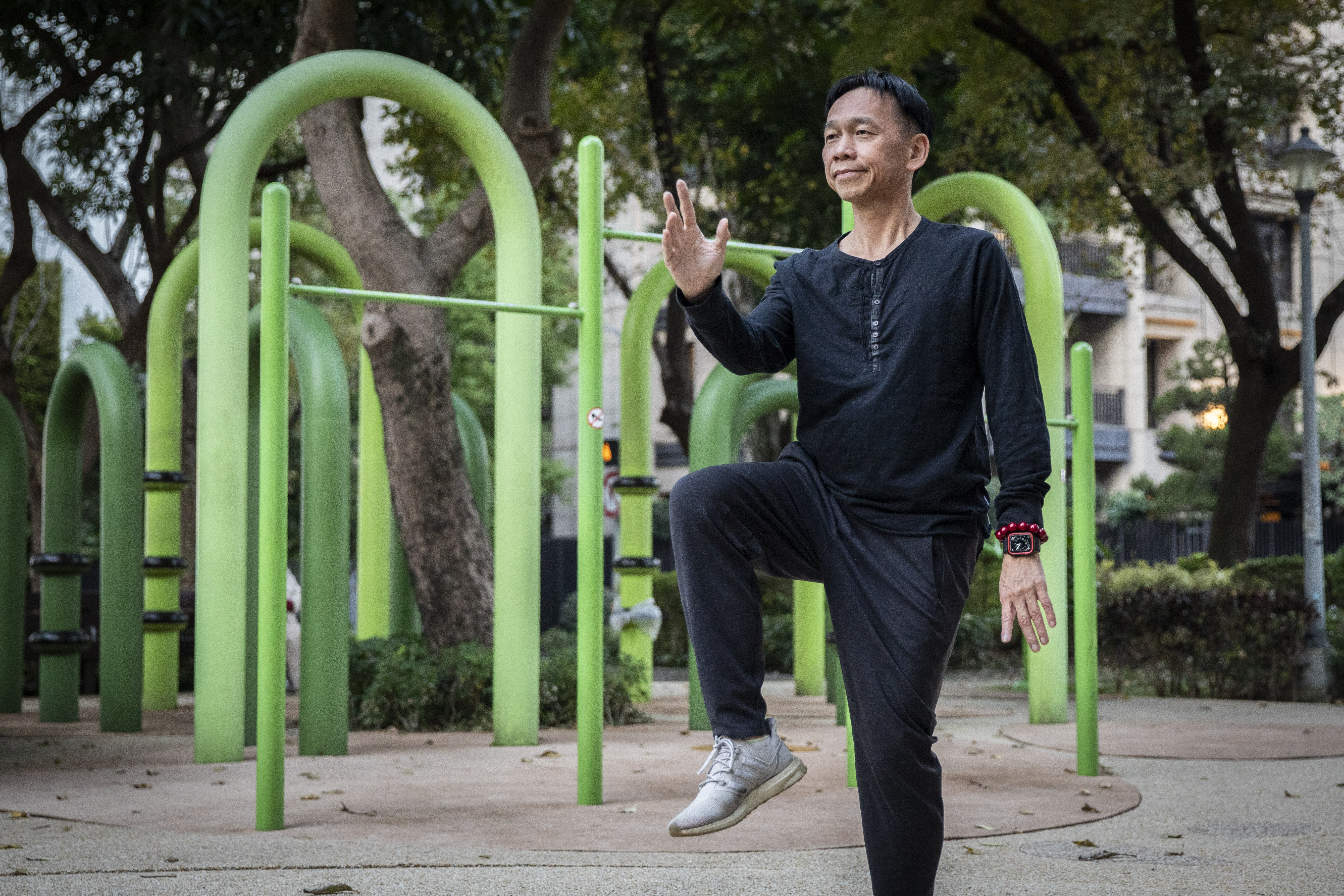 台股多頭總司令、國泰投信前董事長張錫，在台股衝3萬3000點時，反而選擇讓自己慢下來，只選擇最有把握的投資送分題。