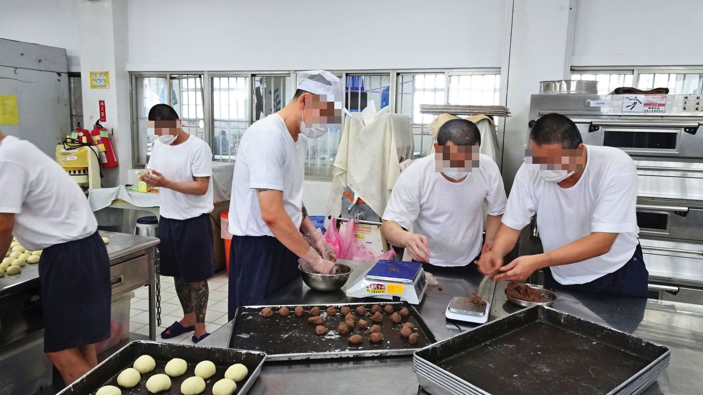 受刑人間平日互動正常，但偶爾也會發生肢體衝突。示意畫面，圖非當事人。（翻攝法務部矯正署台東監獄臉書）