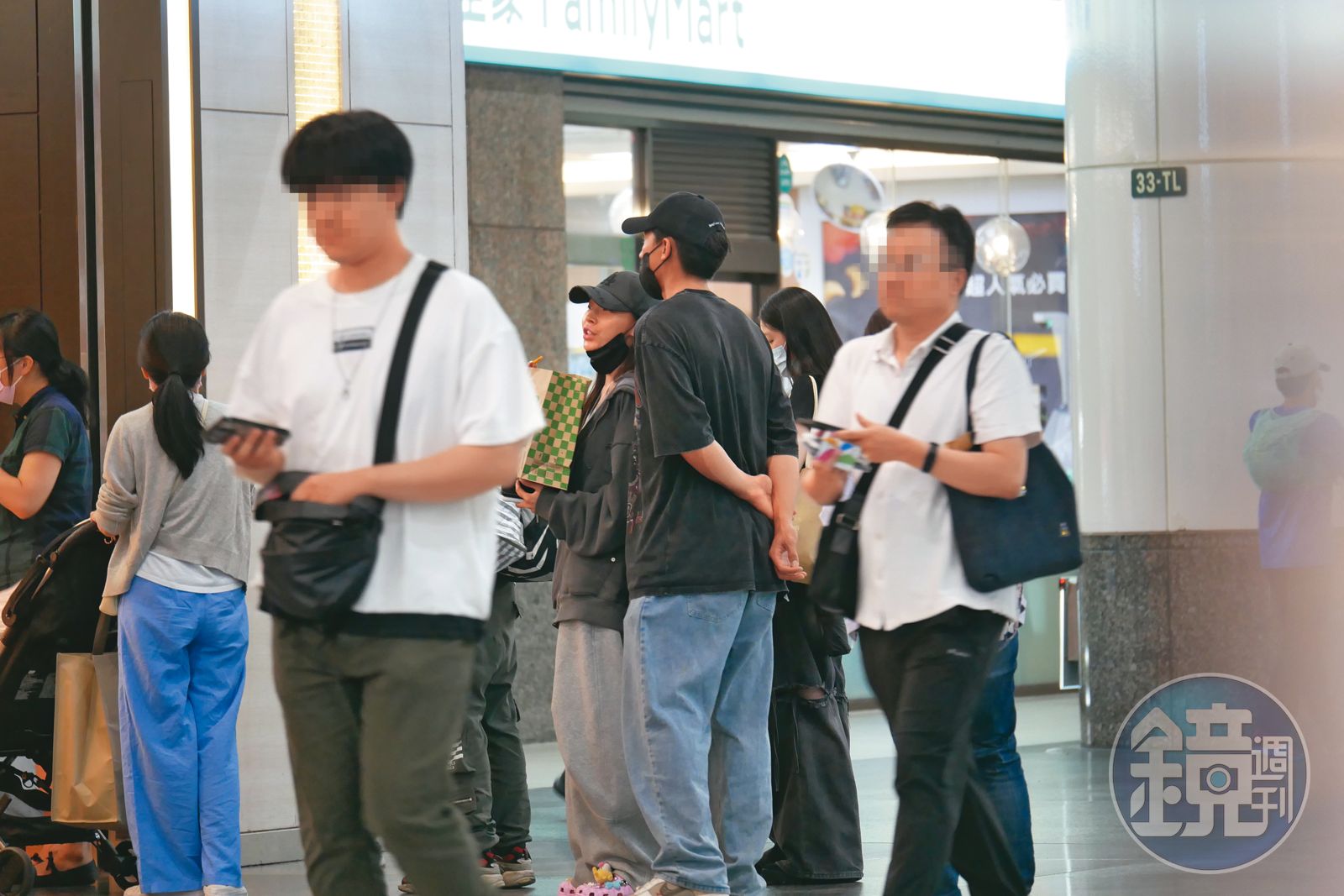 林襄又拉下口罩，顯示她跟馬傑森約會也可以素顏著出門