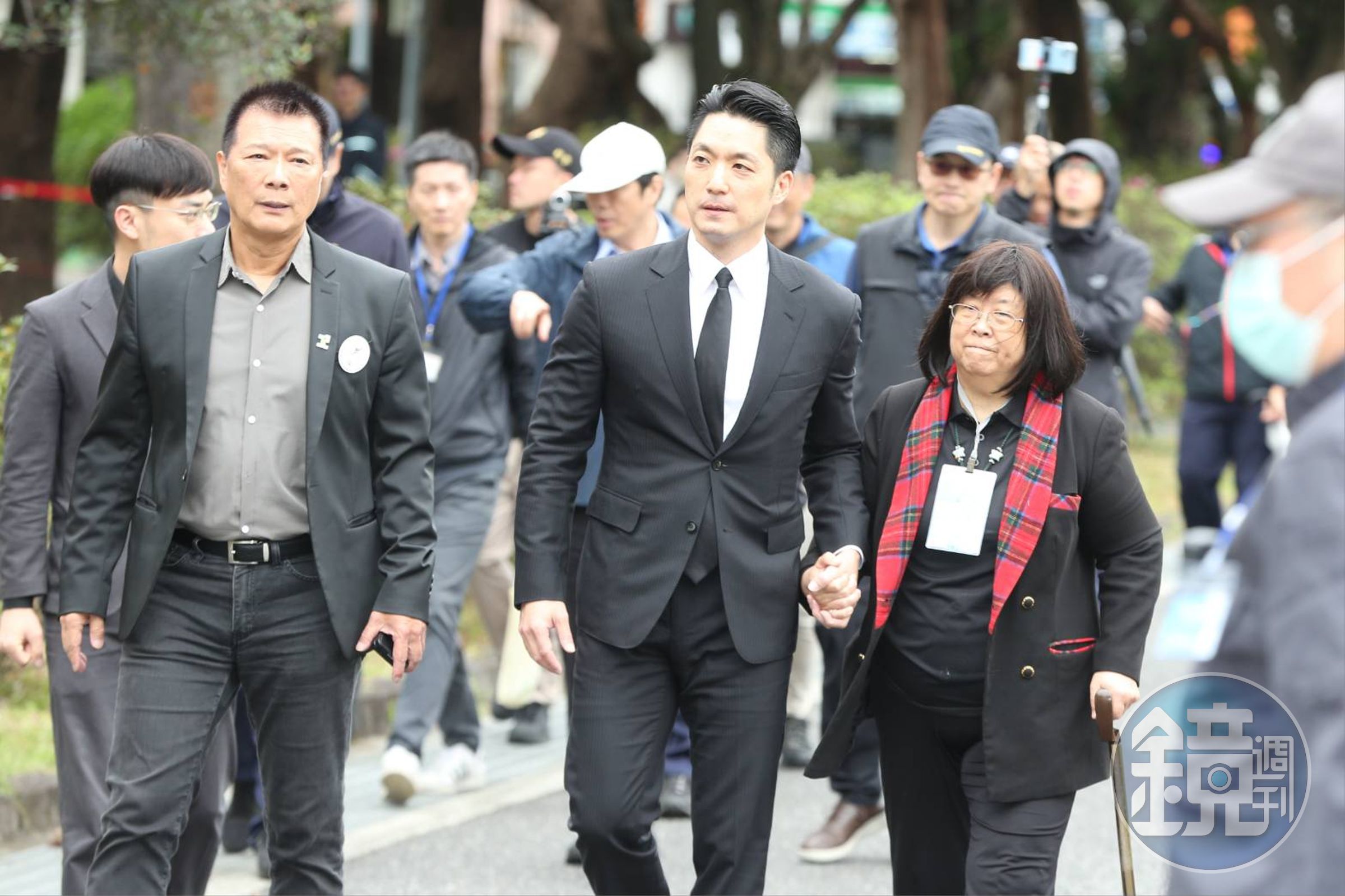 對於賈永婕的隔空喊話，蔣萬安昨（28日）出席228紀念日時也表示，「不會用北洋軍閥的後人來看待她」。