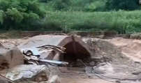 中國甘肅暴雨釀山洪。(翻攝自微博)
