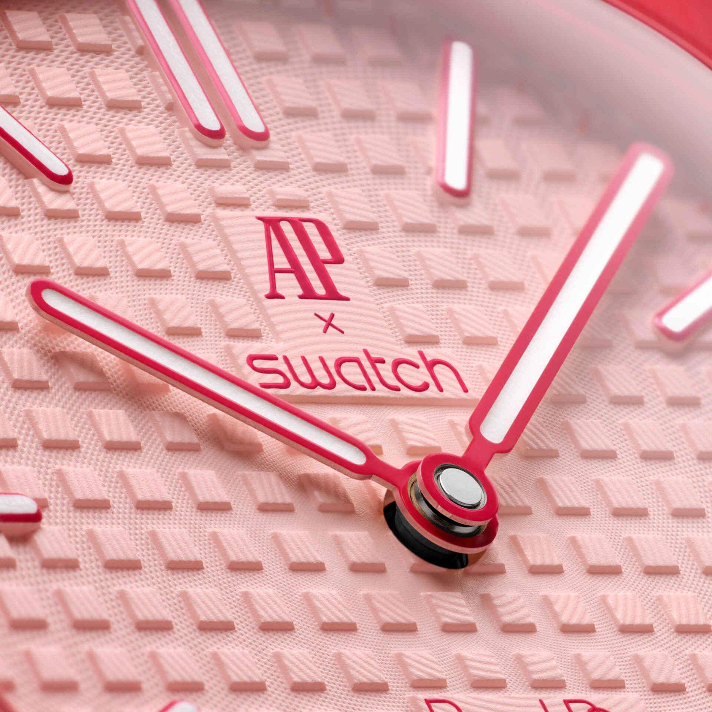 面盤上印有AP X SWATCH字樣。