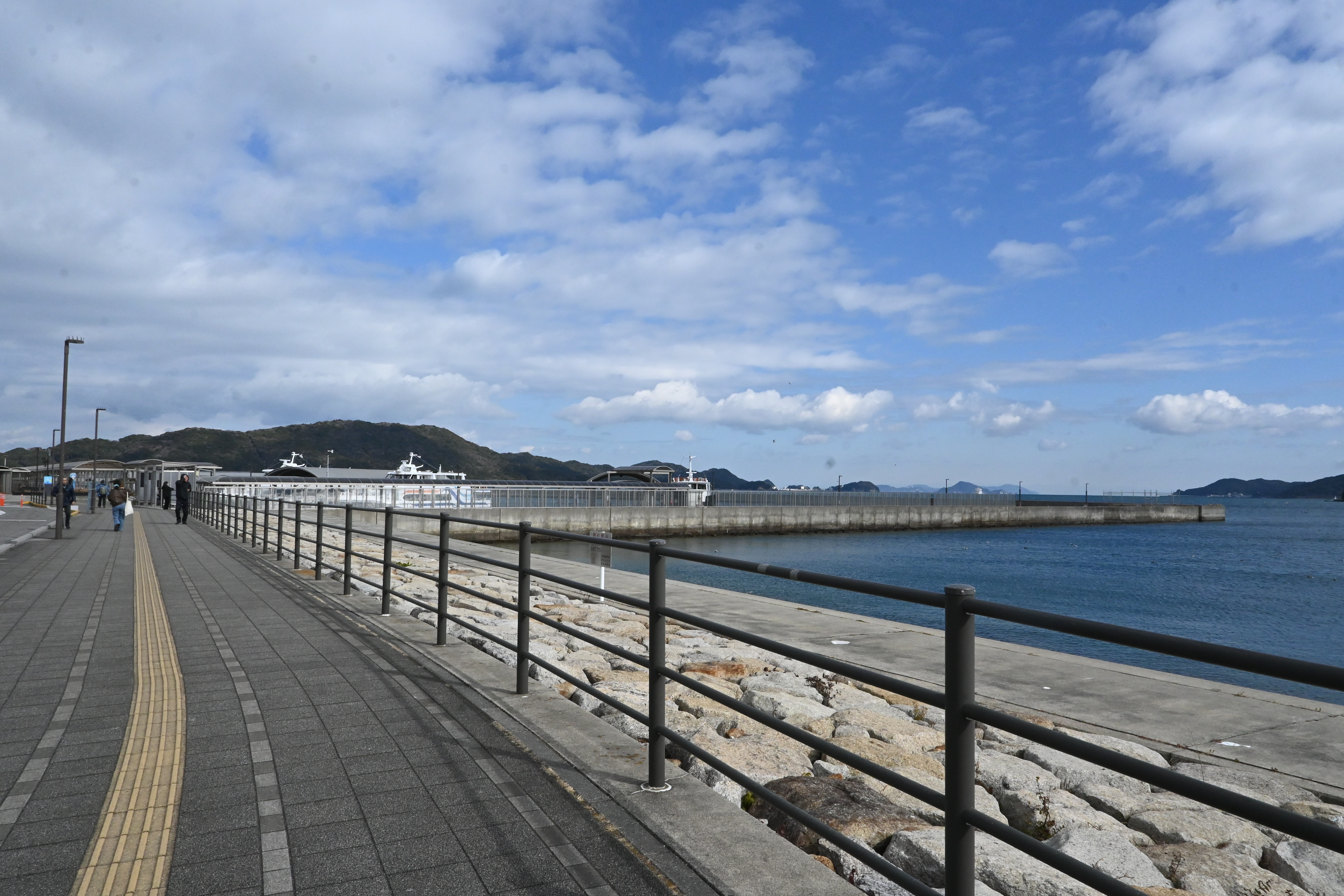 從鳥羽港搭乘定期船約20分鐘，就能抵達答志島。