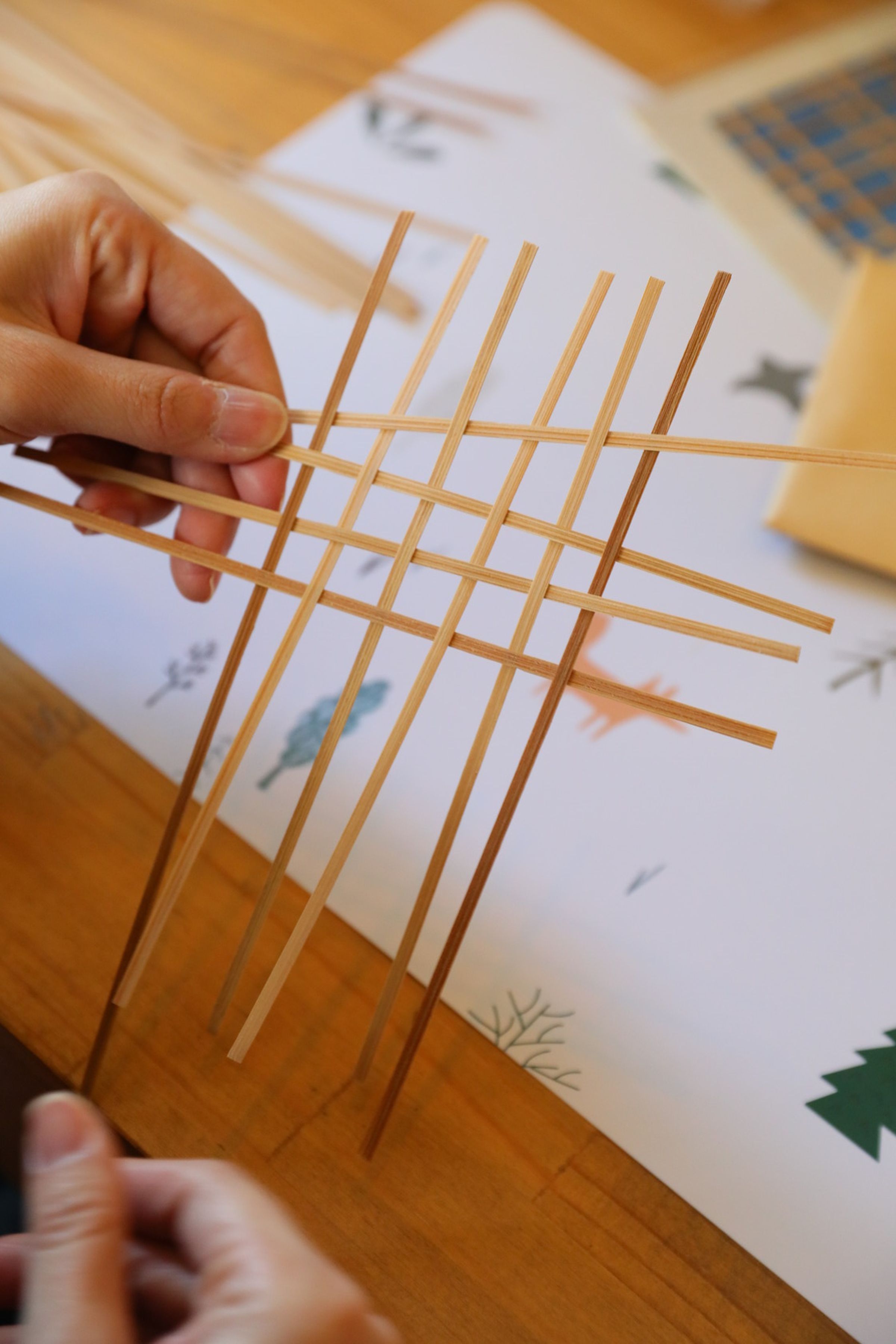 在「KYOU拾。竹工」可從刨竹篾到竹編徹底體驗竹編手作樂趣。