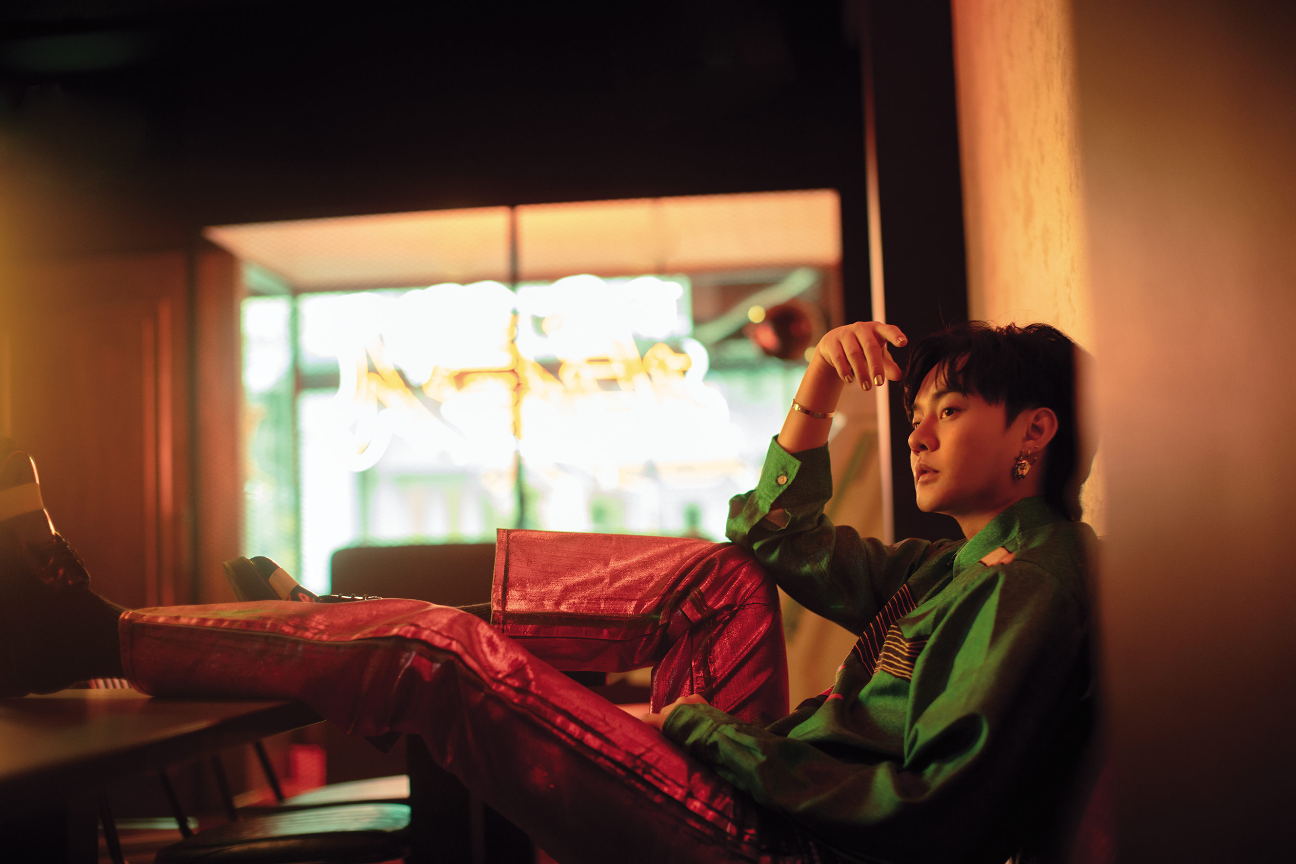 別人對台語歌手的定見，讓許富凱對音樂及造型，都產生更多天馬行空的想法。