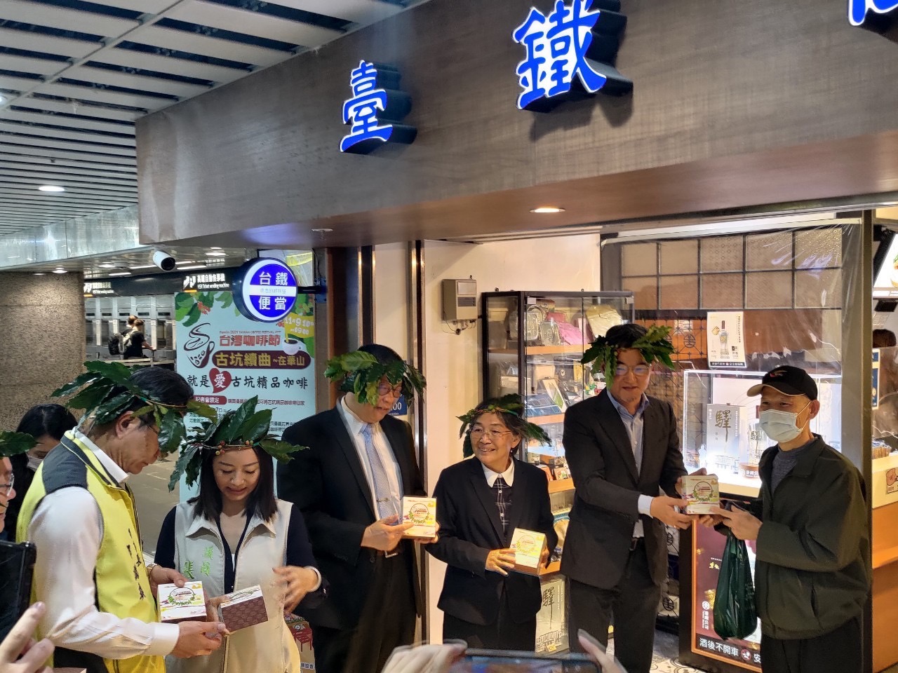 劉建國促古坑咖啡與台鐵合作。（劉建國提供）