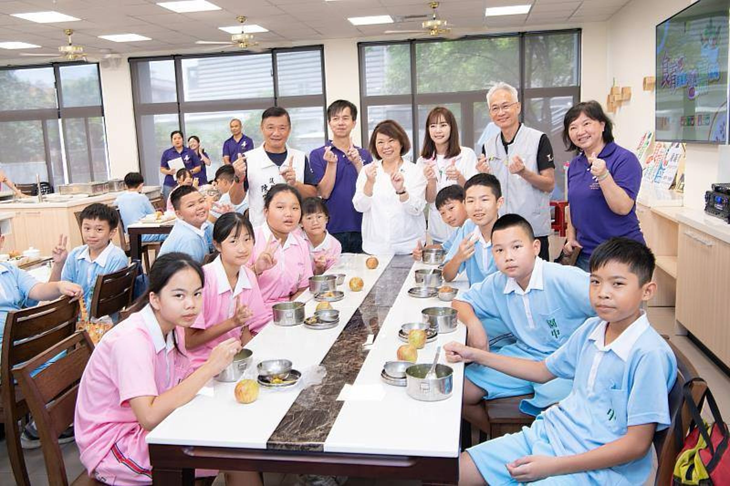 嘉義市今宣布跟進國中小營養午餐免費。（翻攝嘉義市政府教育處臉書）