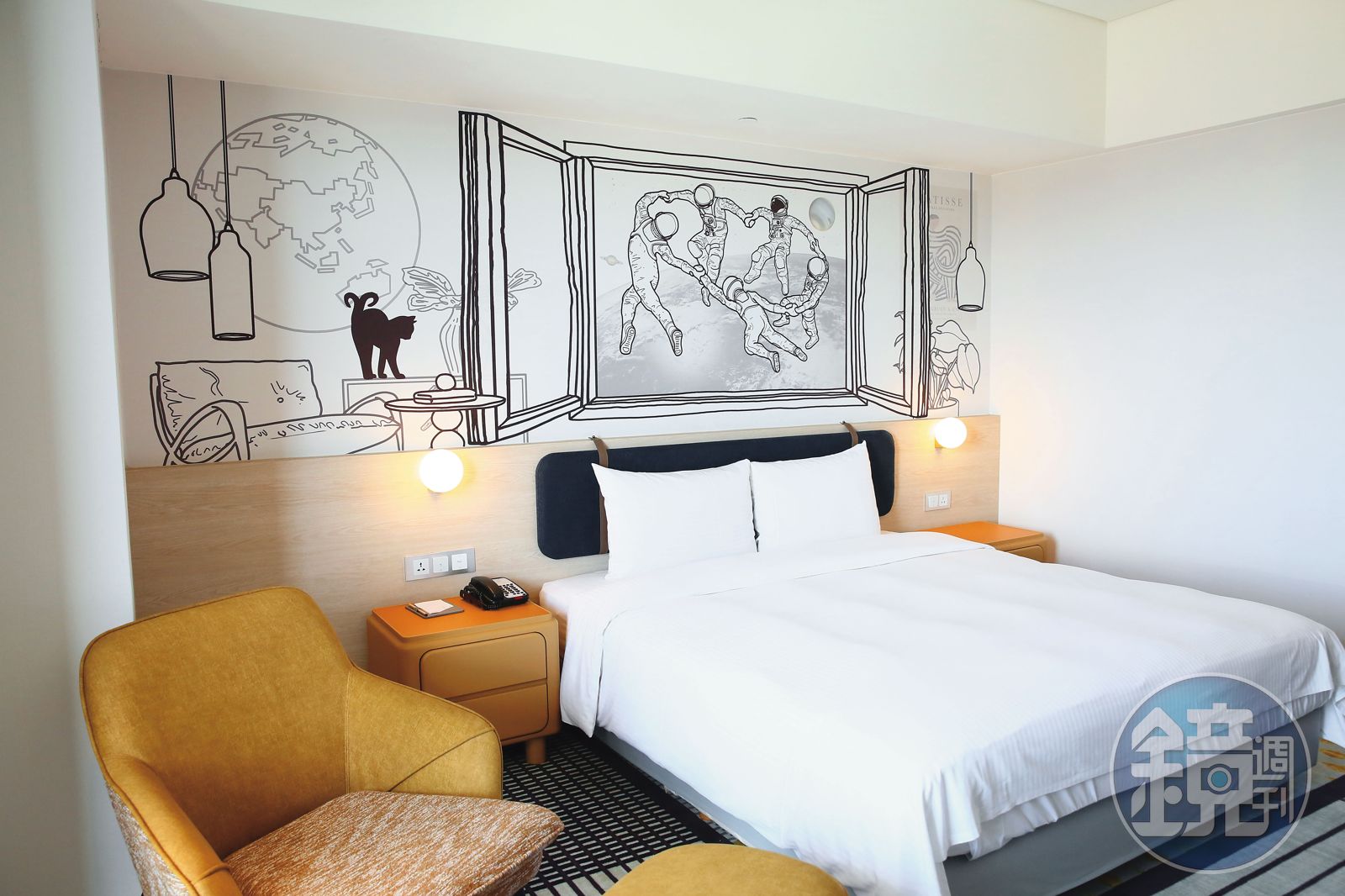  Two Tails請藝術家周坤為每間房設計不同主題插畫。（平日雙人房2,999元／晚，含2客早餐）