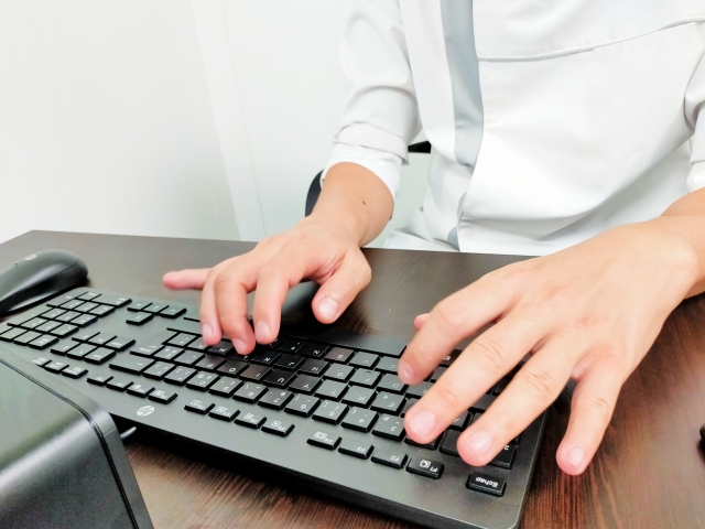 上班族最期待的年終獎金一公布總是幾家歡樂幾家愁。（示意圖，photoAC）