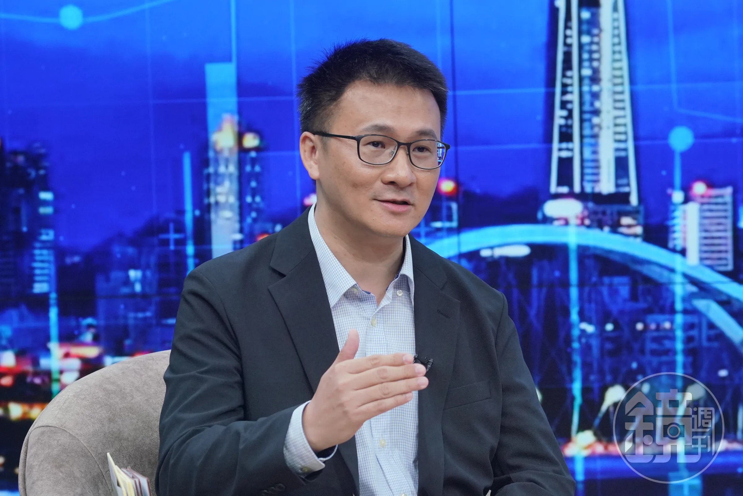 股海老牛表示，買金融股應以獲利為主、股息為輔。