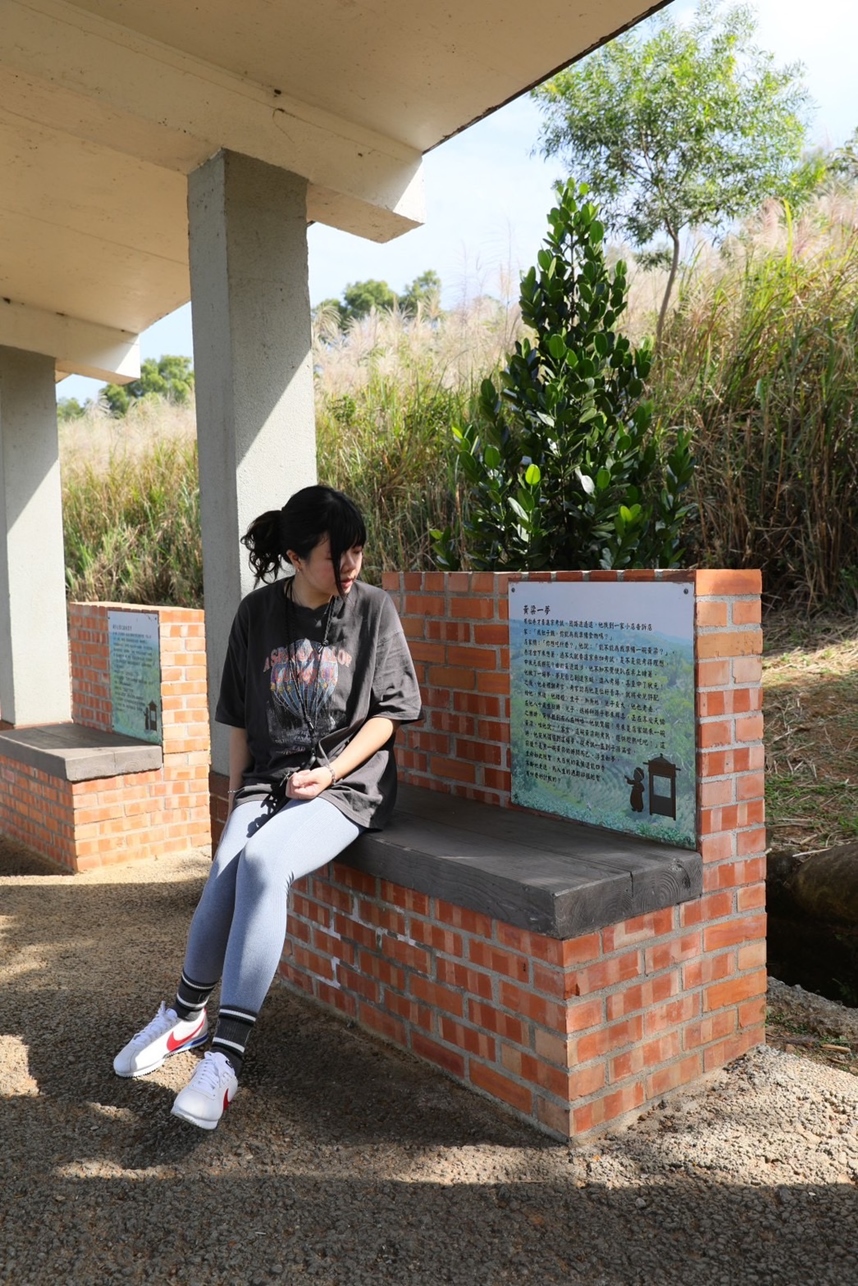 「故事走廊」裡的每個座位上都有關於不同秀才的小故事。