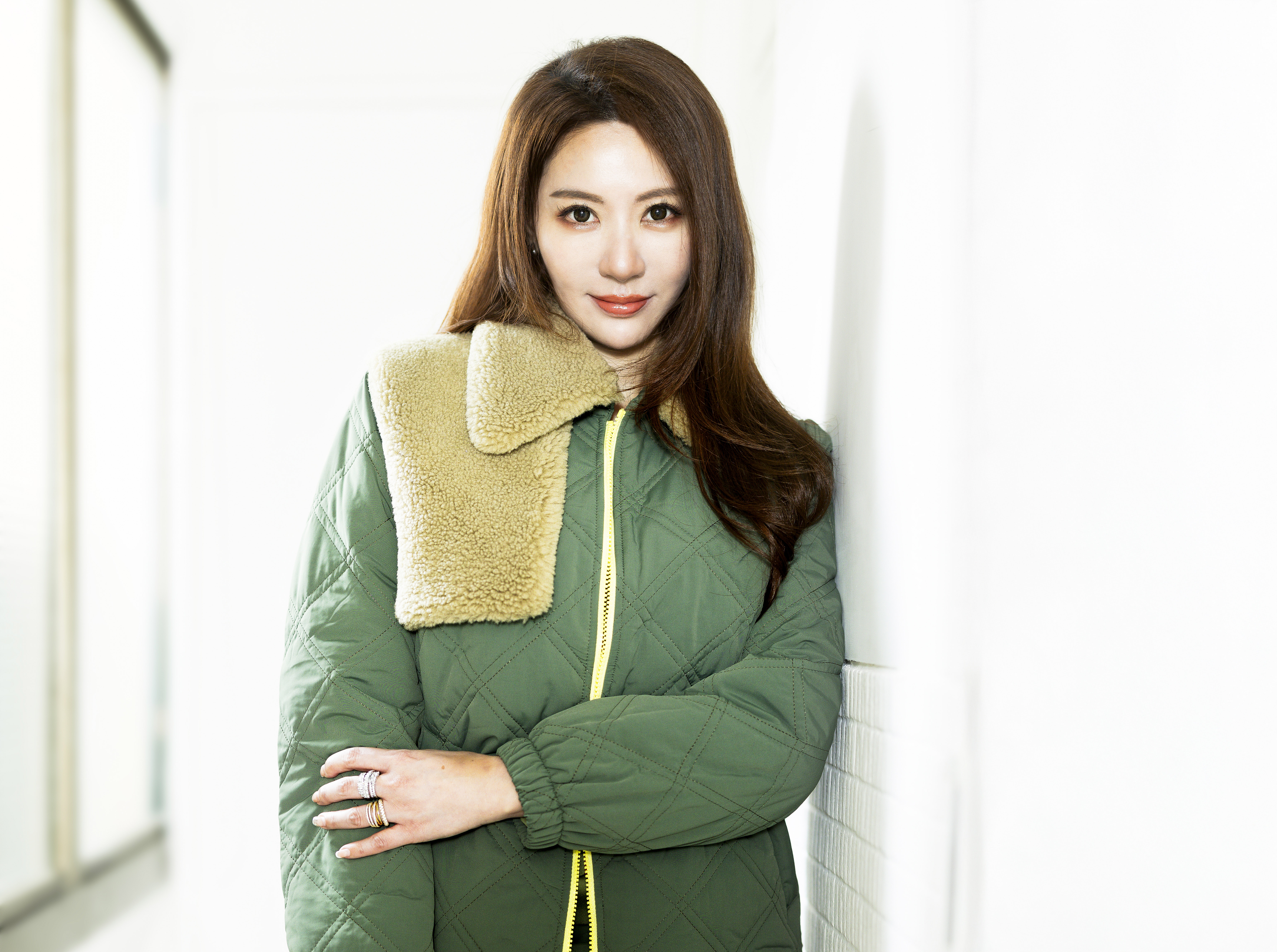 王瀅身為Cozy punch品牌大使，到北海道出遊也堅決穿搭品牌衣服。（鏡藝宏海提供）