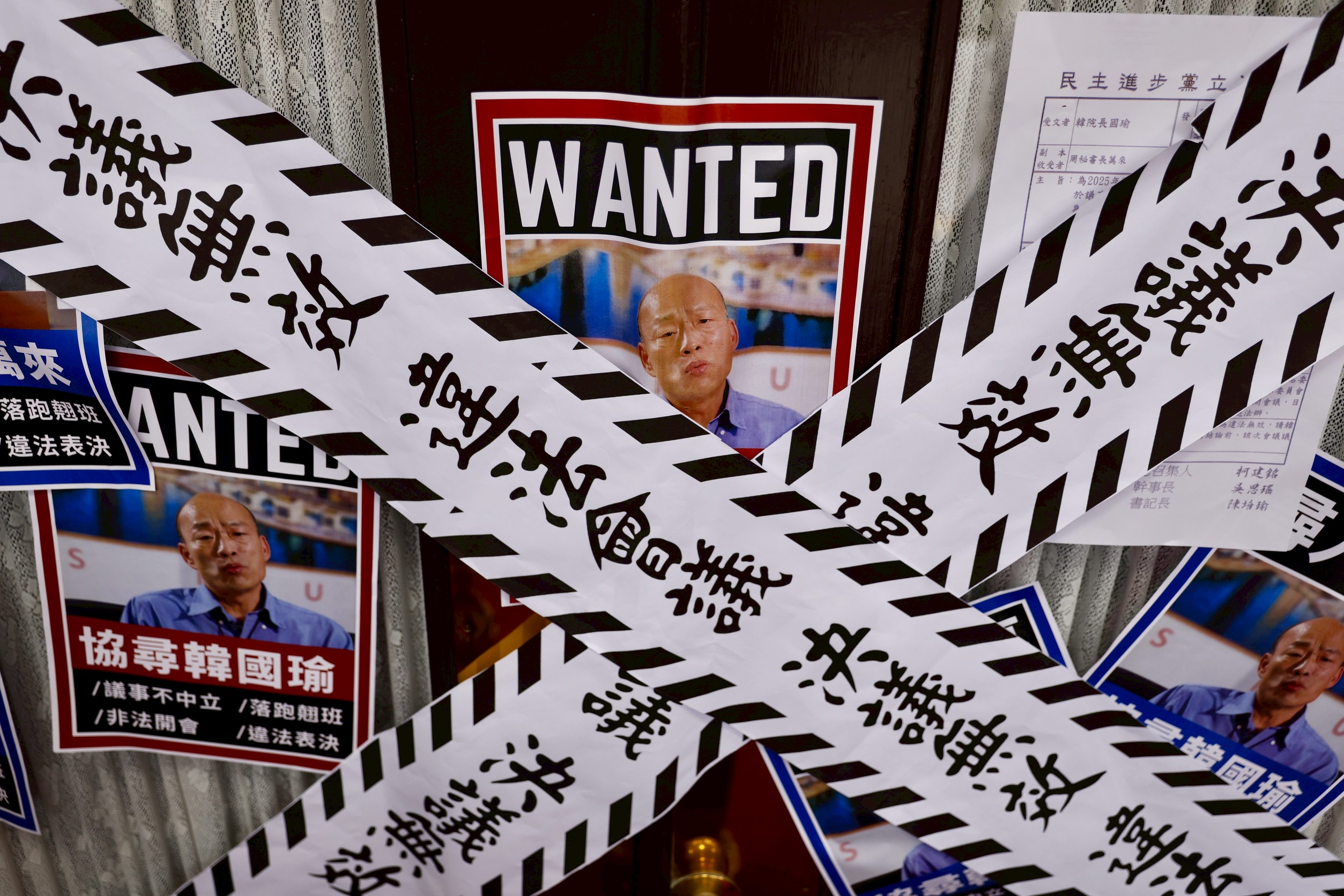 民進黨團質疑院長韓國瑜主持議事不中立，落跑翹班。