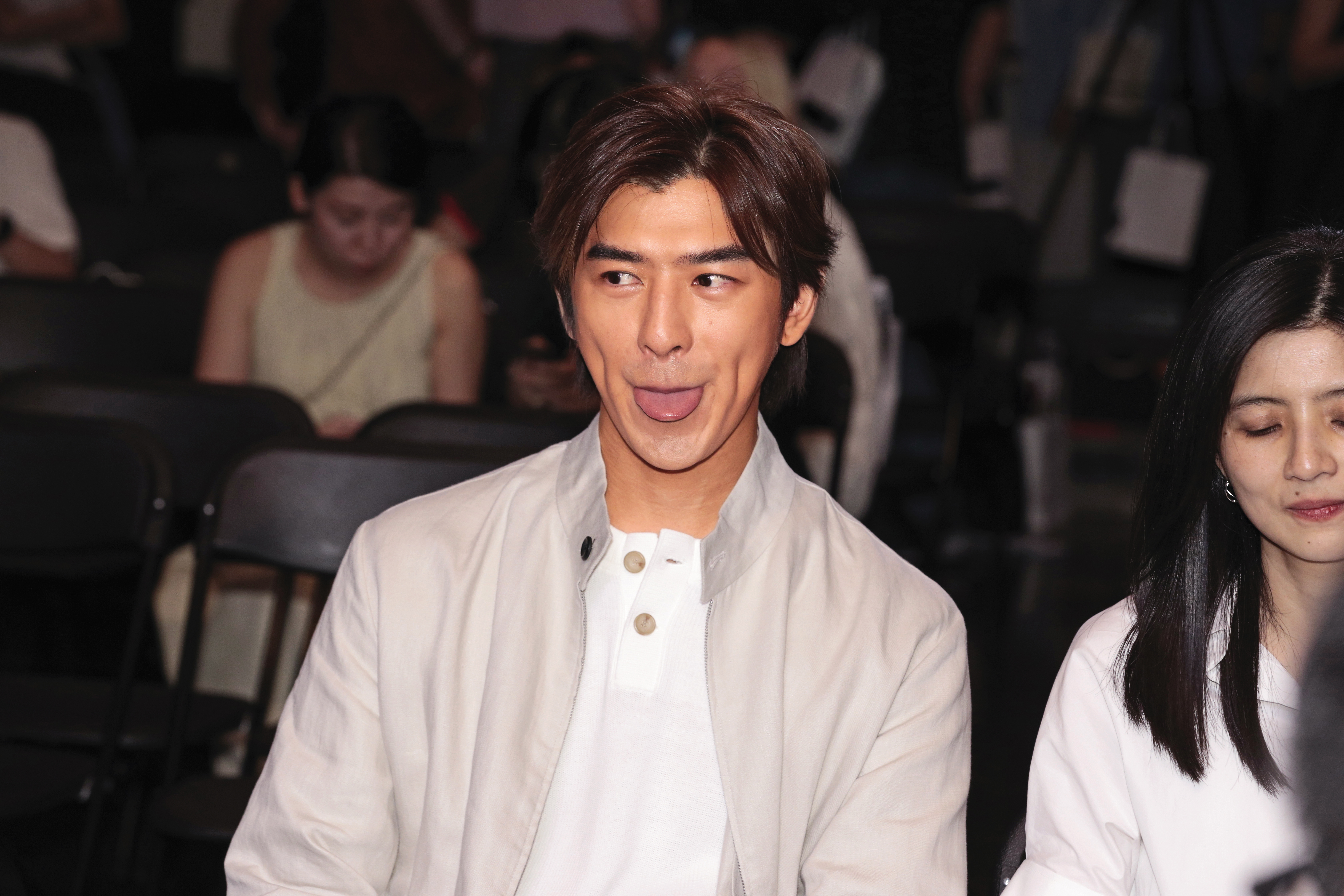 江湖在走，偶包愛顧。陳柏霖自曝，愛敷面膜愛到變成代言人，名符其實的「愛面子」。