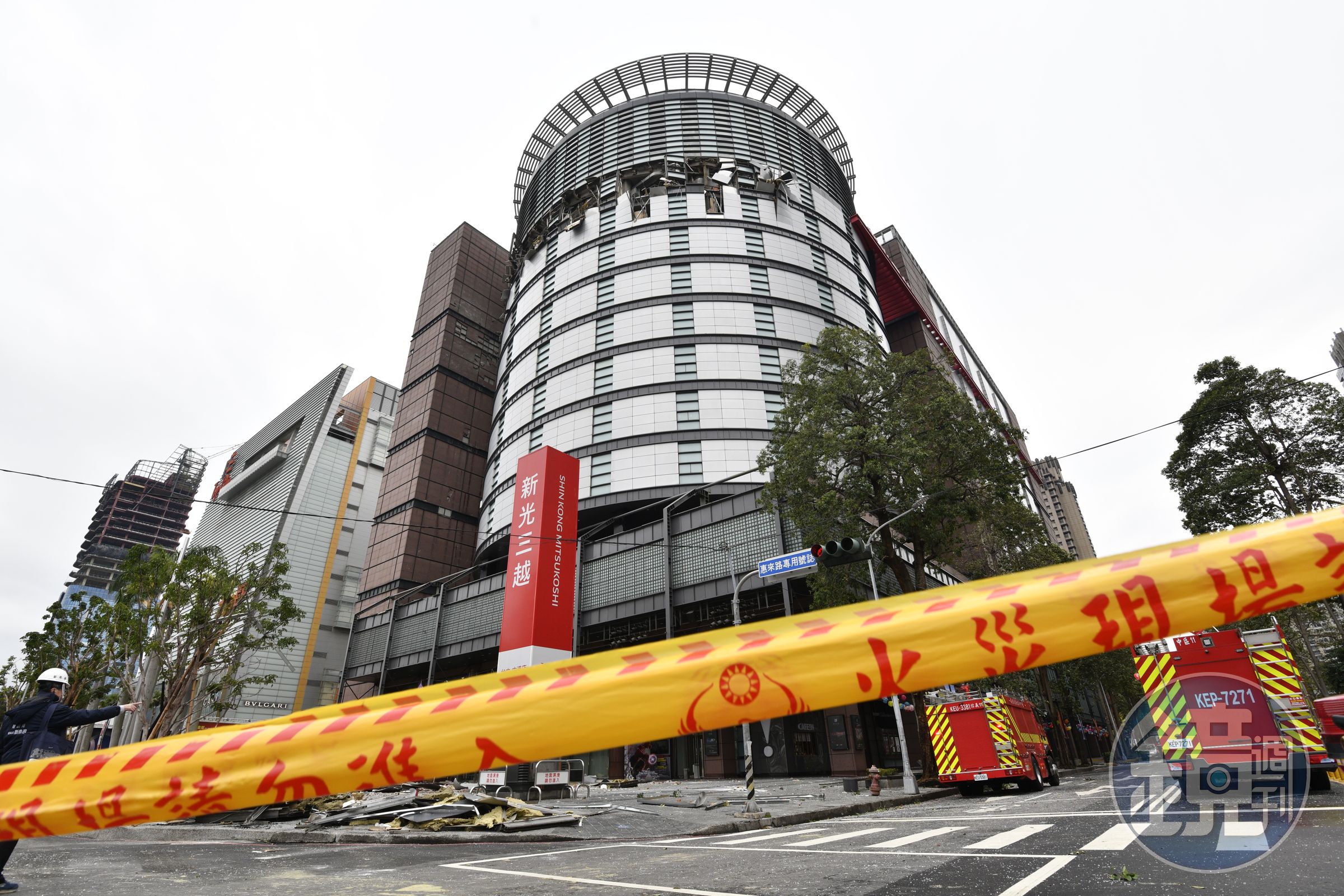 台中新光三越氣爆案釀5死38傷悲劇。