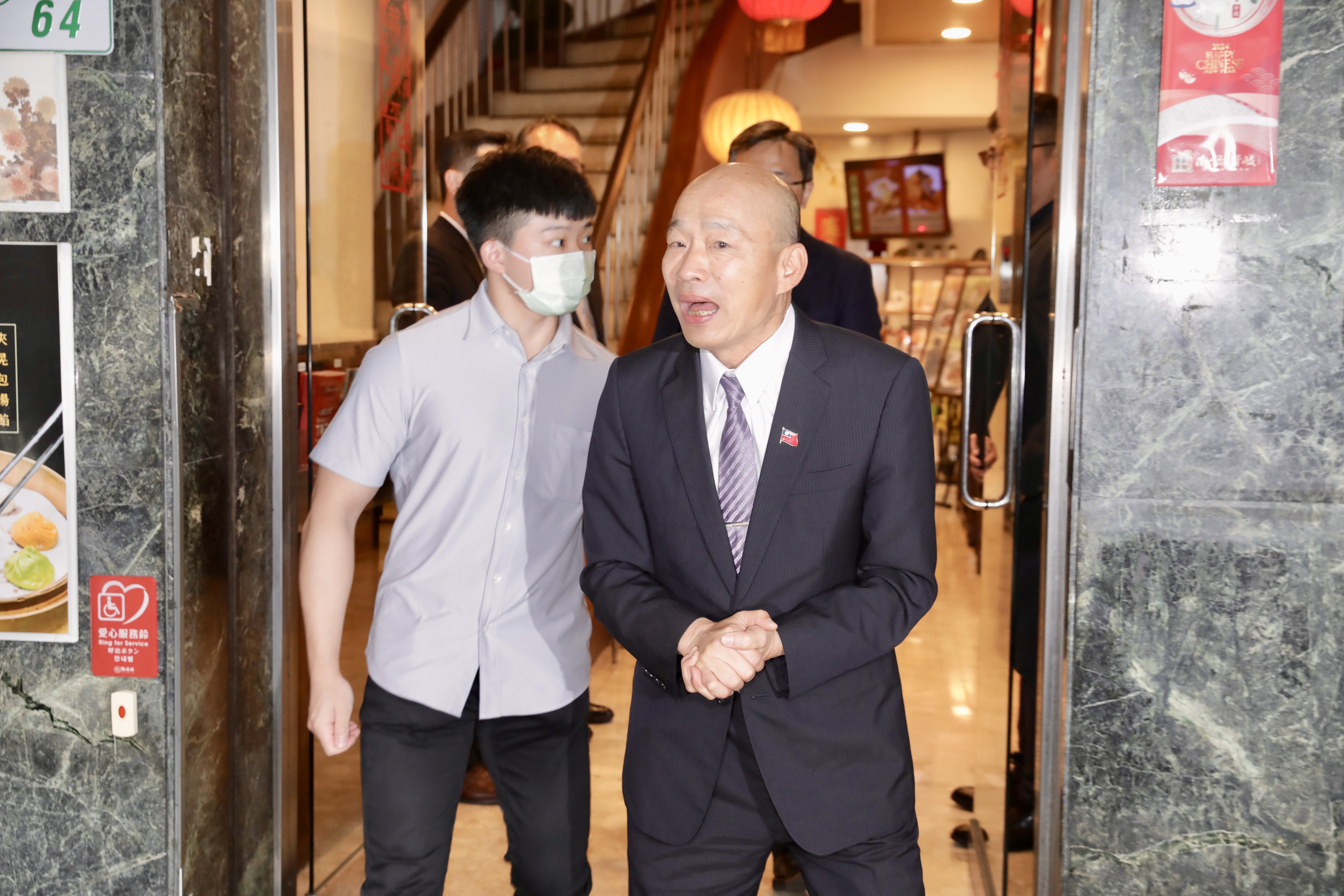 立法院長韓國瑜（圖）及行政院長卓榮泰11日邀藍綠白黨團三長一起吃「和解飯」。