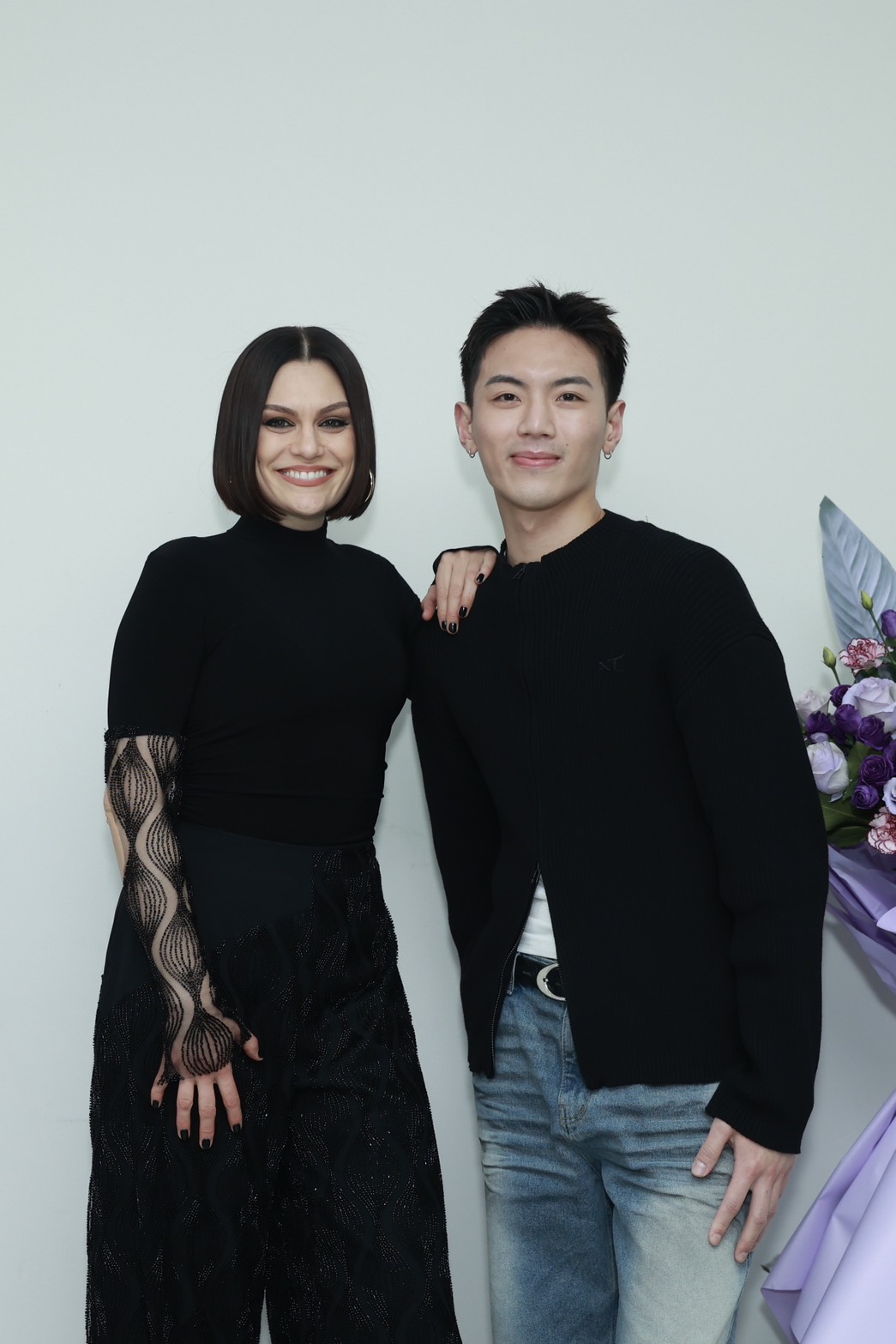 龔言脩此行也成功與Jessie J近距離互動合影，15年鐵粉圓夢時刻再添紀念。（艾慕影藝提供）