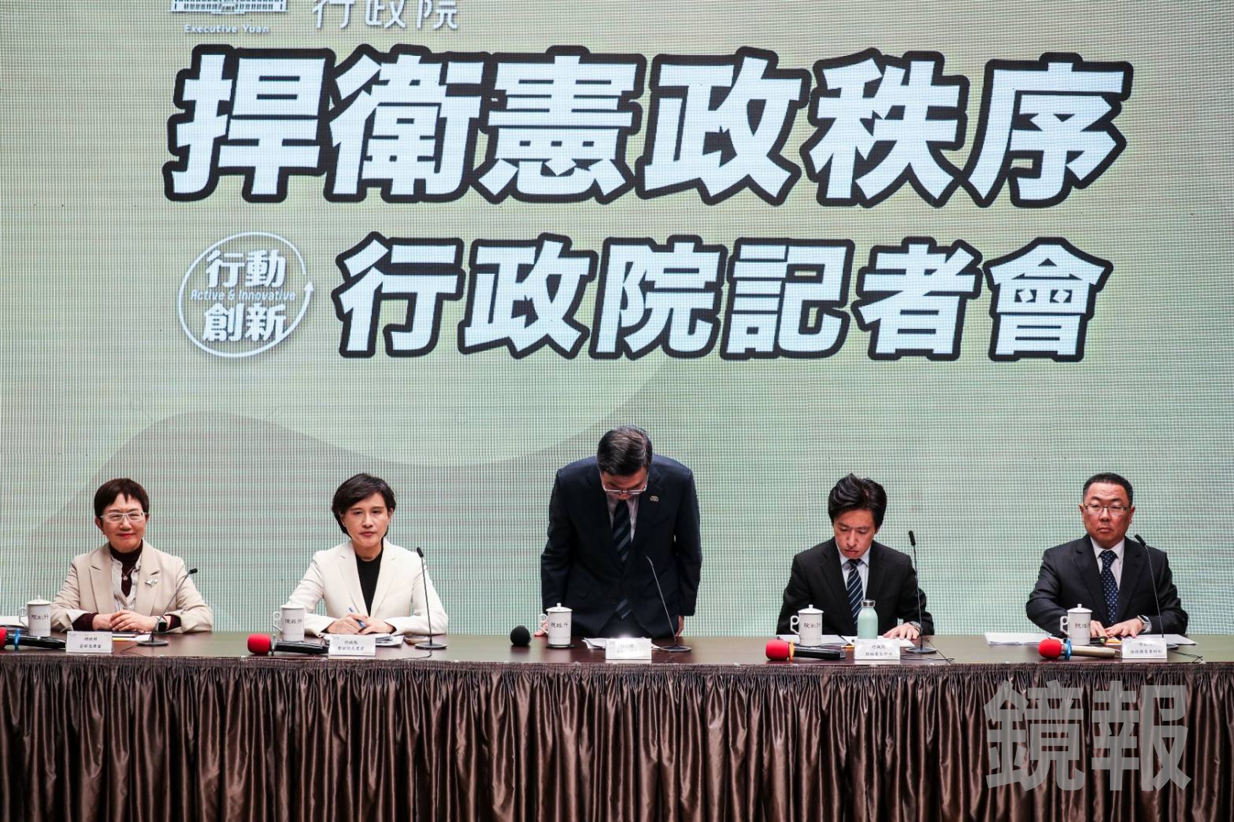 行政院長卓榮泰認為《財劃法》再修正案有違憲之虞,宣布依《憲法》第37條不予副署修法條文。(鏡報鄒保祥)