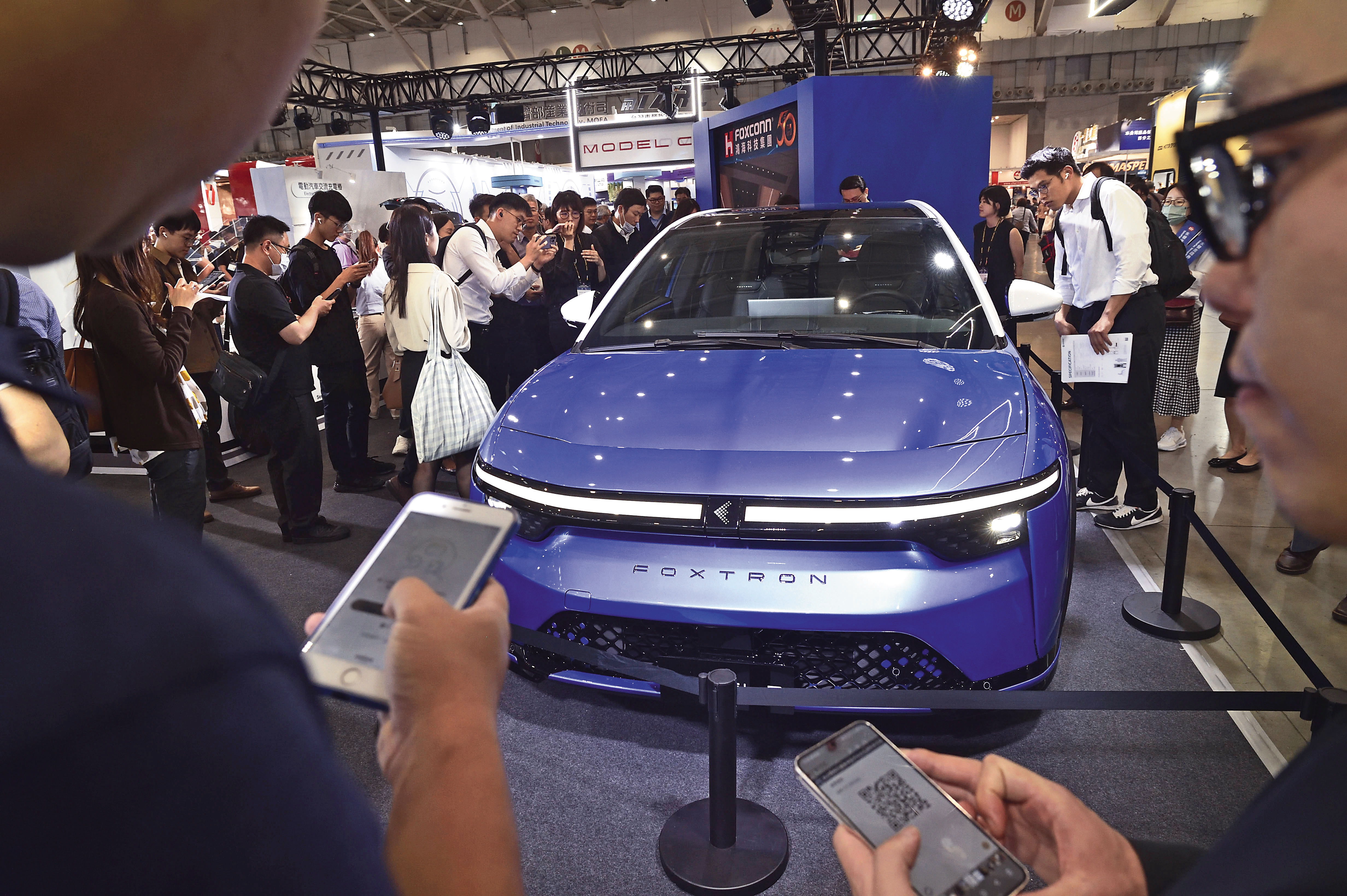 受惠電動車長期發展和跨領域能力,鴻海今年來股價表現犀利。