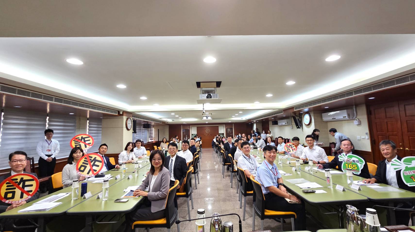 北檢跨單位召開「公司與商號人頭帳戶詐欺犯罪防制聯繫會議」,檢察長王俊力期許從源頭阻絕詐欺犯罪,並提升查緝效能。(北檢提供)