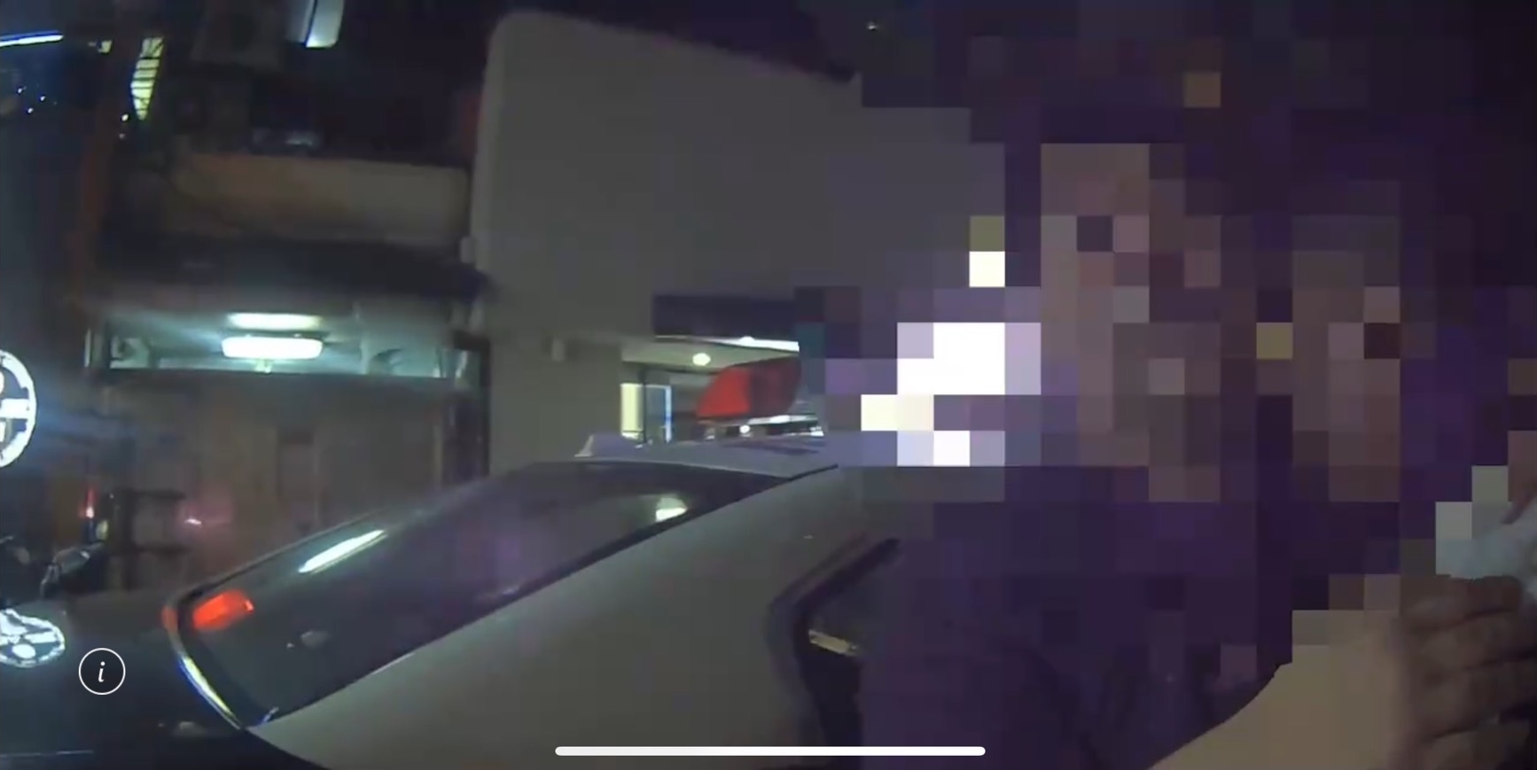 警方強勢將洪男壓制並帶回警局管束。（翻攝畫面）