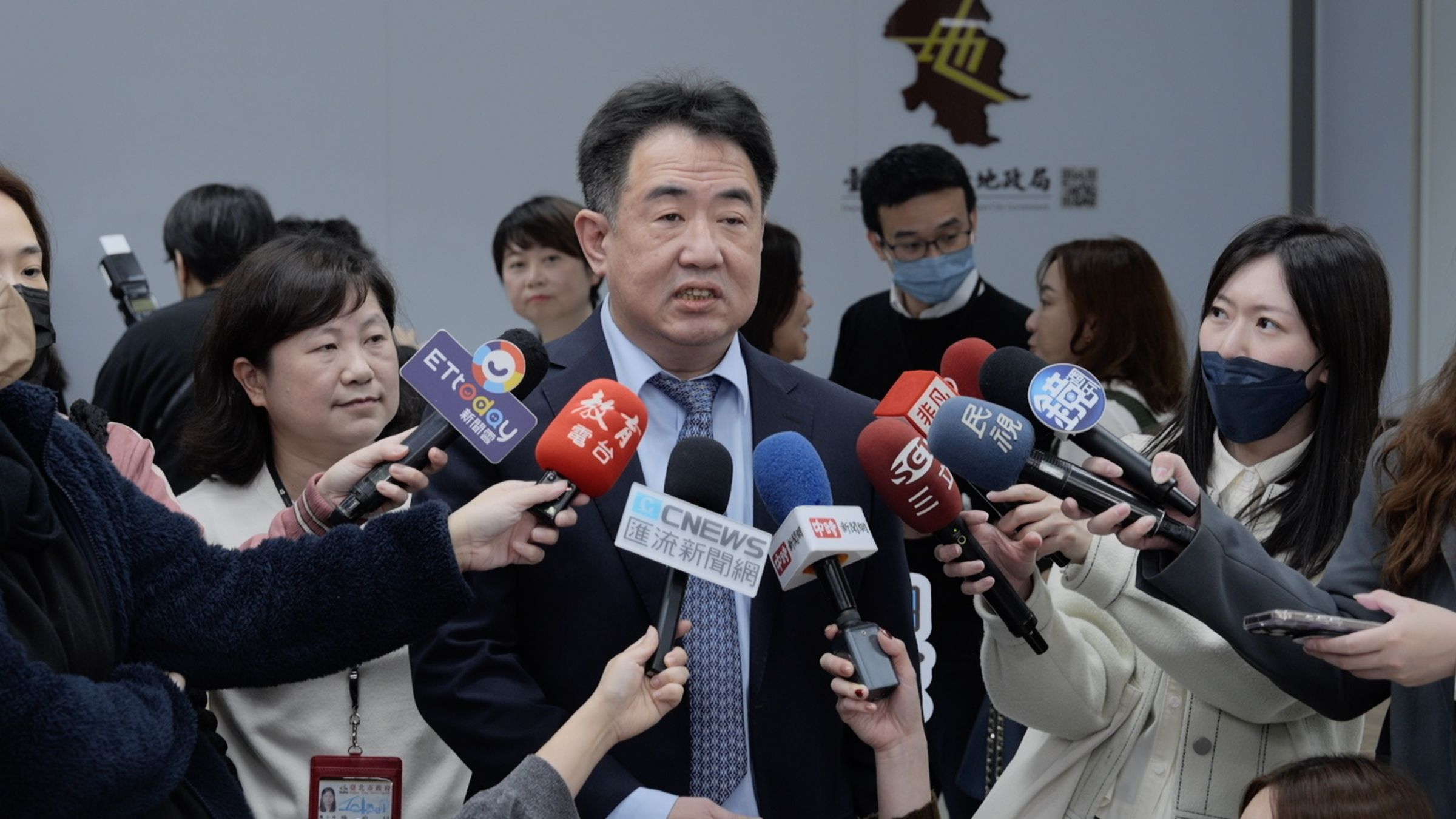 台北市政府地政局長陳信良表示,感謝整個團隊鉅細靡遺地把整個詐騙集團找出來,也希望藉由這場記者會讓民眾知道同仁們在防堵詐騙上所盡的心力。