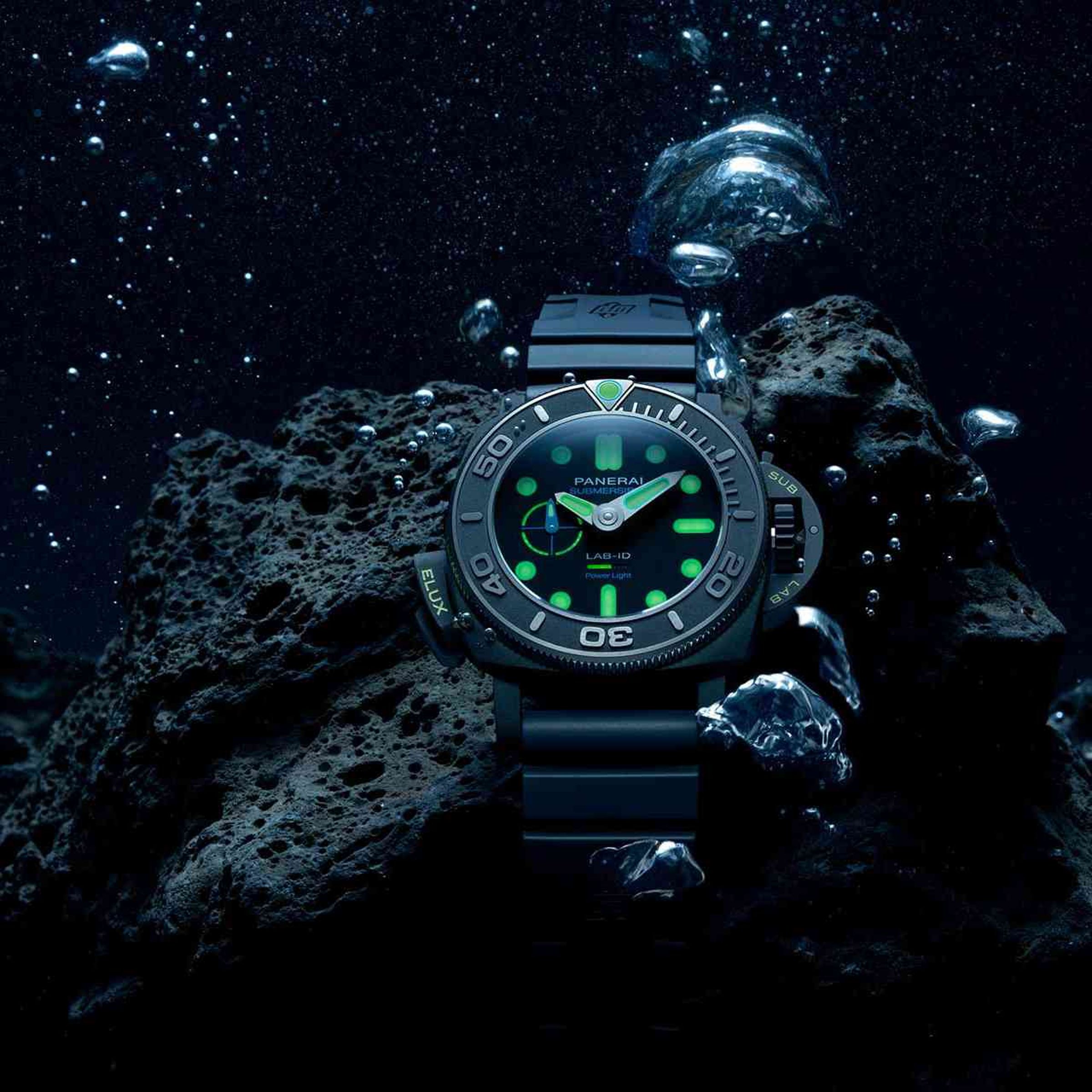 沛納海 Submersible Elux LAB-ID PAM01800 夜光腕錶。