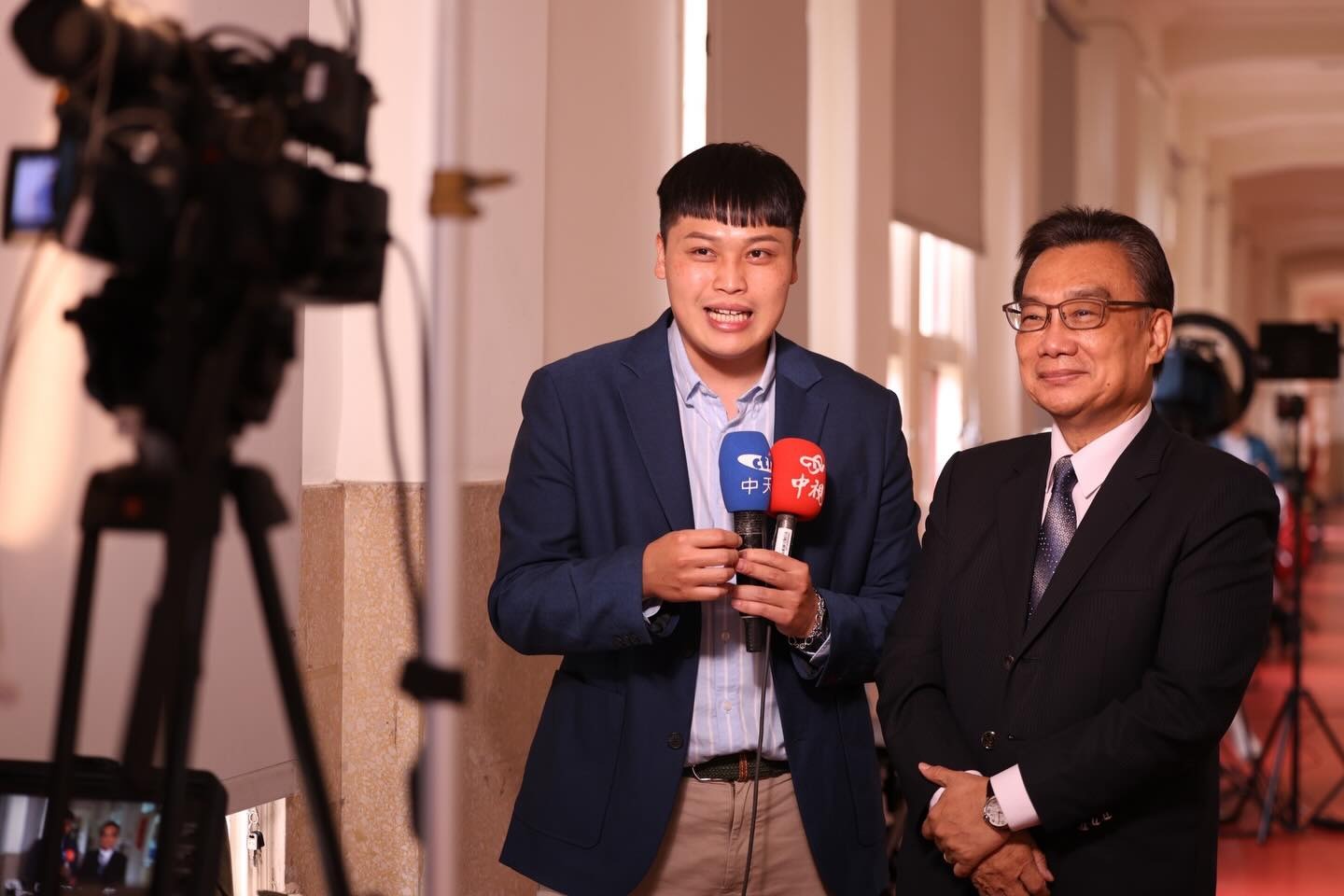 當紅主播林宸佑涉國安案件，遭法院裁定羈押禁見，中天新聞回應了。（翻攝自馬德愛破音 中天林宸佑臉書）