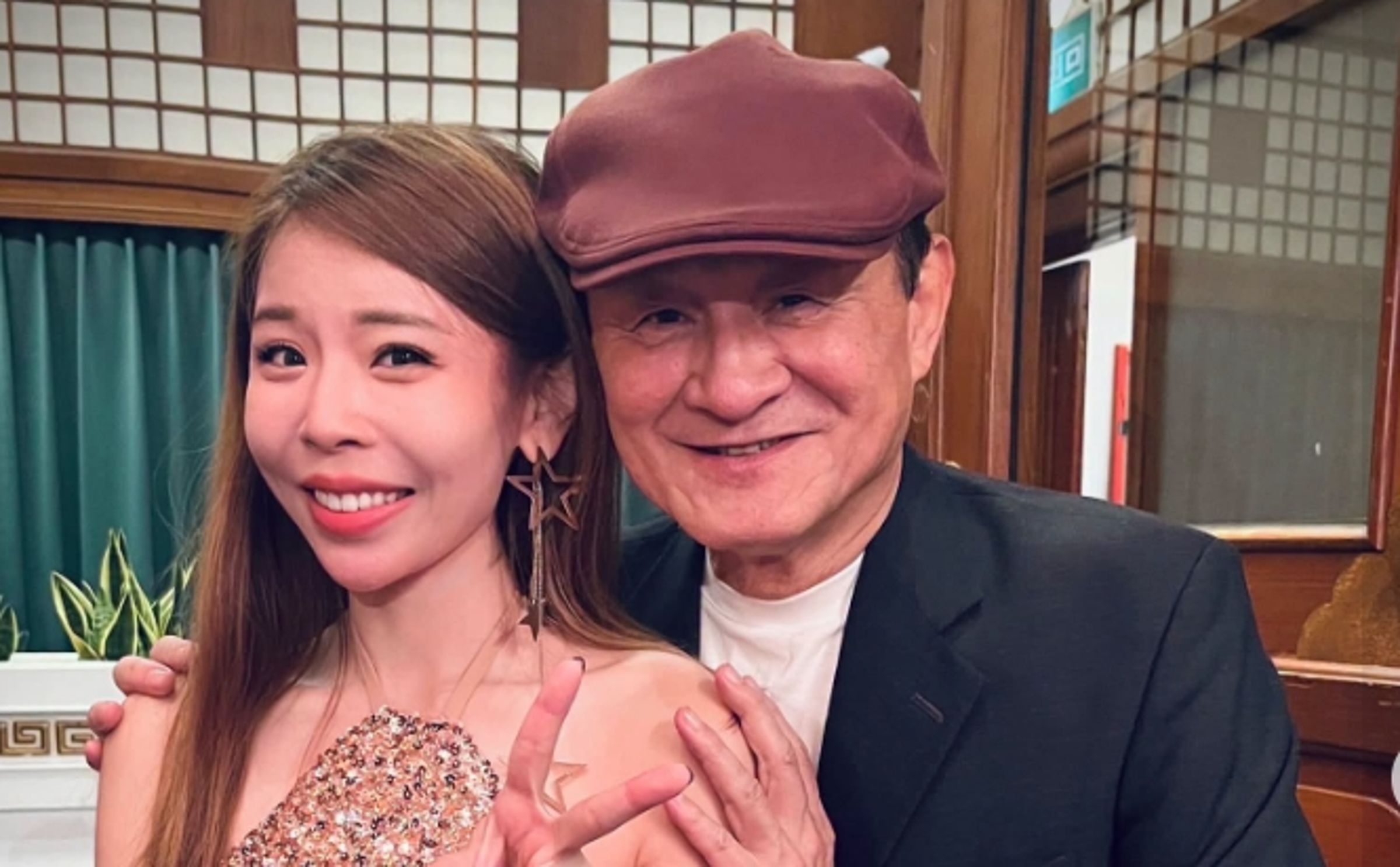 陳慕義曝與鍾綺的合照。（翻攝自陳慕義臉書）