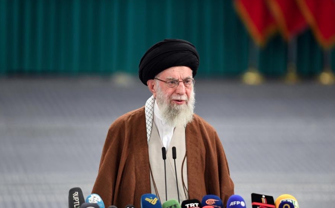 伊朗最高領袖哈米尼身亡,37年統治落幕、接班懸念浮現。(翻攝自X)