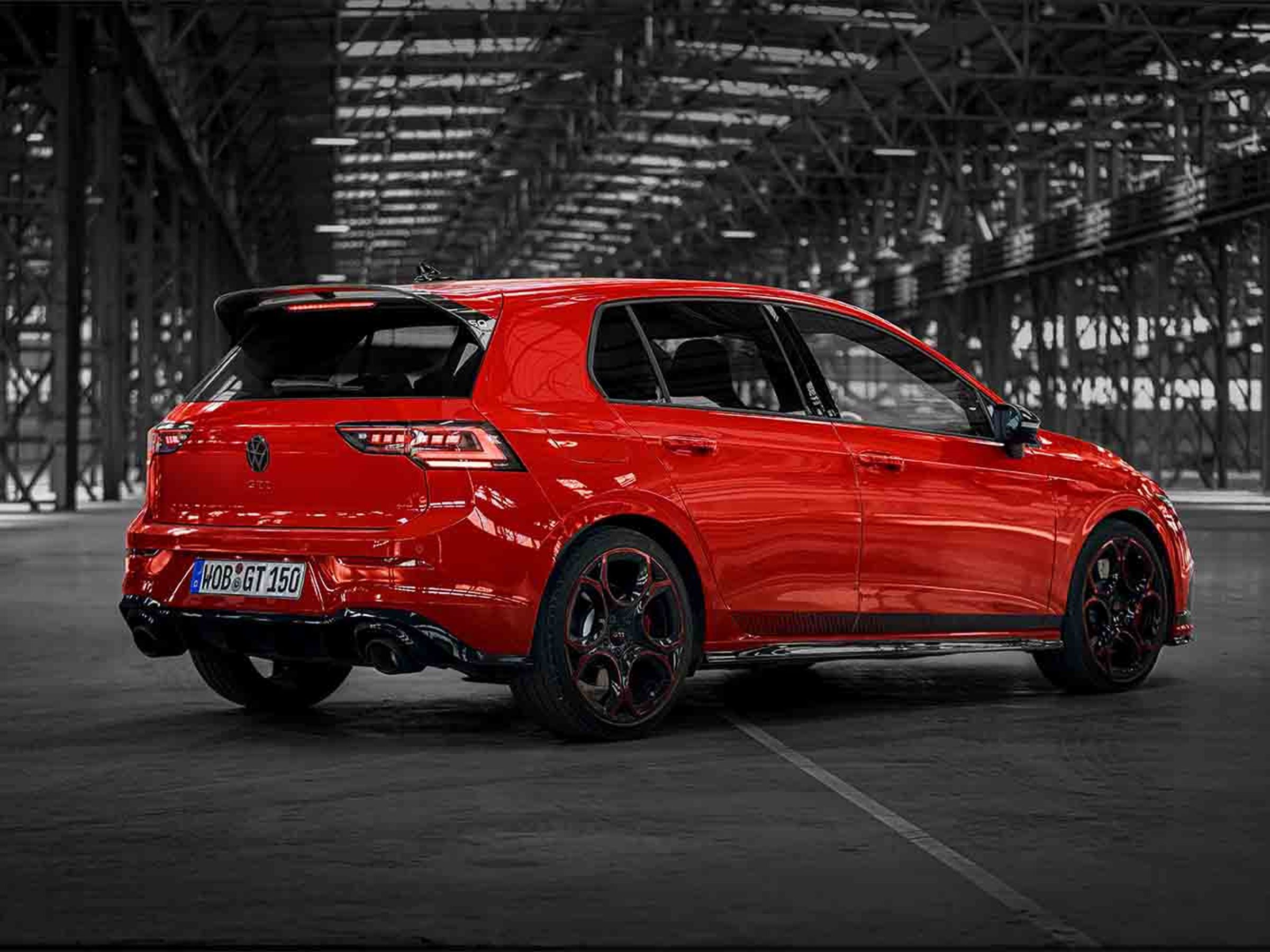 Golf GTI EDITION 50 透過多項專屬設計元素，彰顯其獨特限量身份。