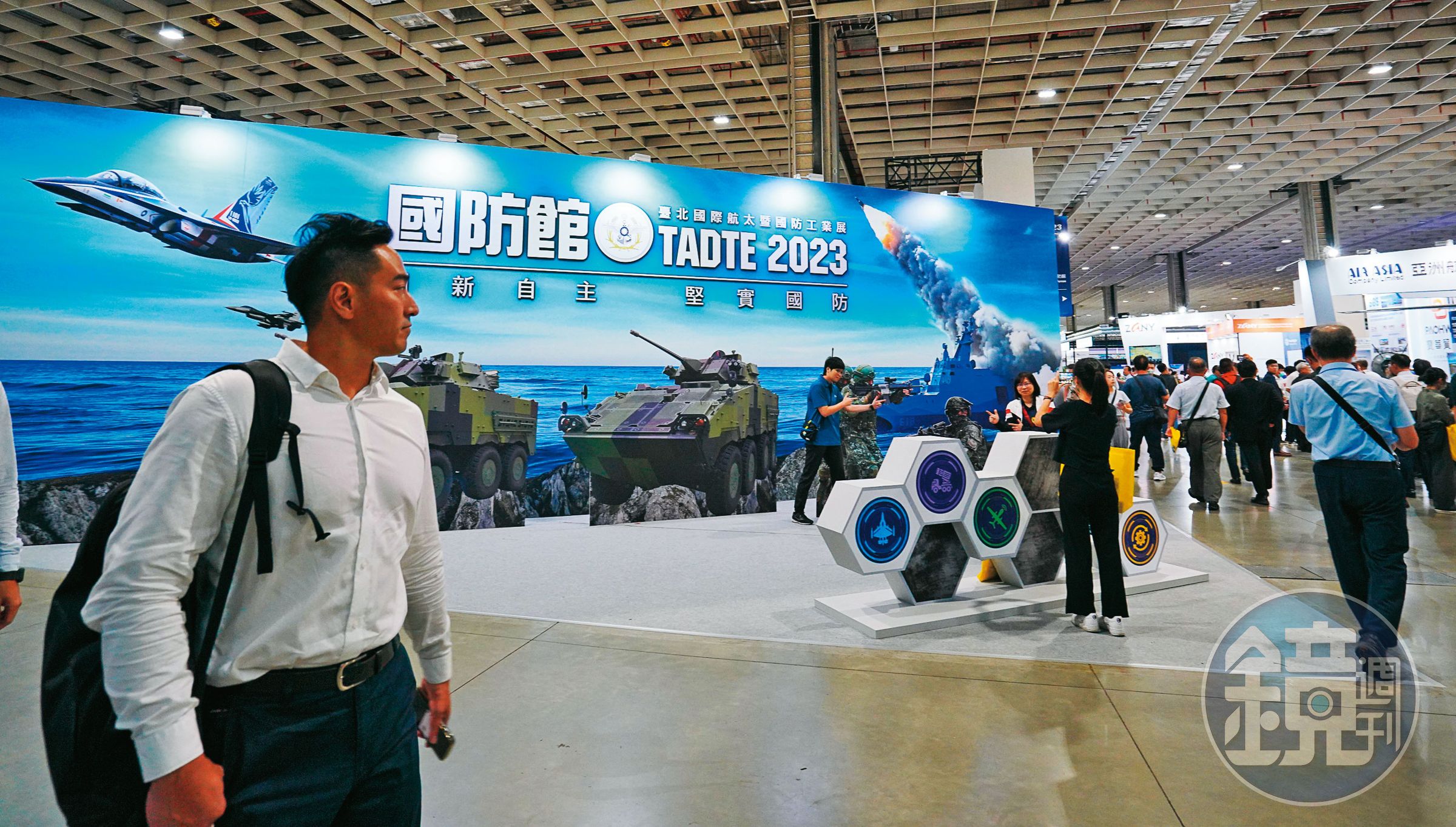 無人機一直是世界各國陸海空作戰的新能量,除了空中,水下也是部署重點,台灣也不例外。圖為2023國際航太暨國防工業展覽會。