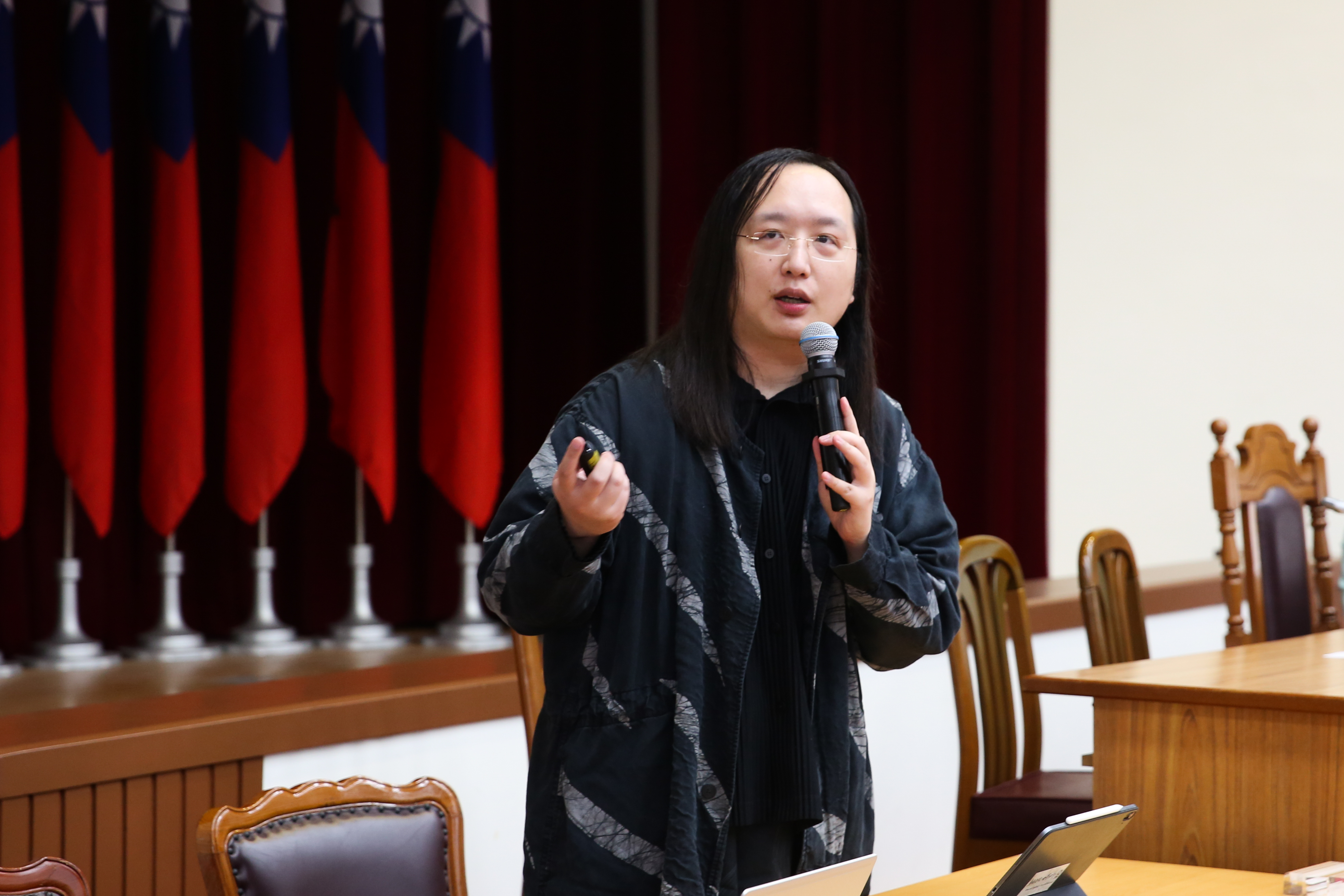 民進黨不分區候選人沈伯洋認為,數發部長唐鳳「有更好的位置」。(本刊資料照)