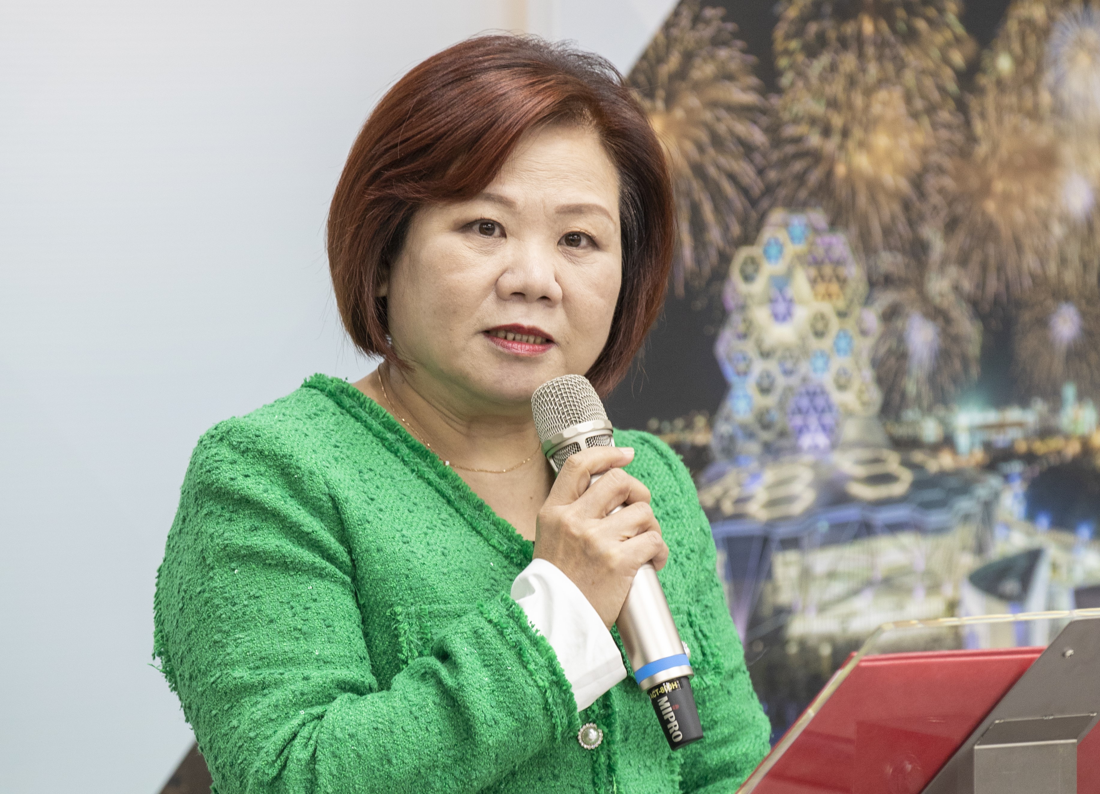 許銘春澄清，引進10萬名印度移工的說法是假訊息，呼籲大眾不要掉入認知作戰的陷阱。（本刊資料照）