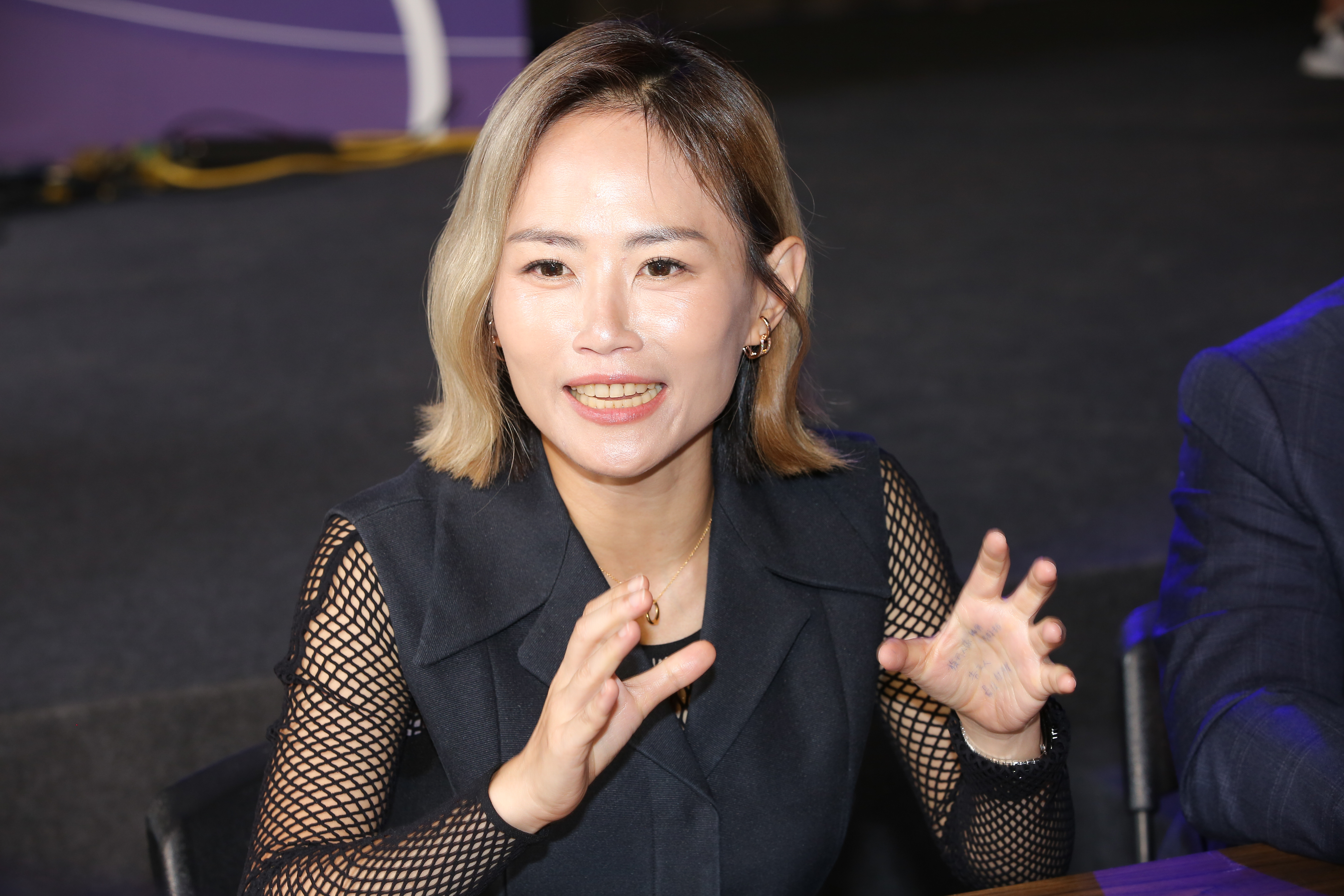 vivo台灣總經理陳怡婷表示，與vivo實際接觸狀況不同，中國手機品牌合計市占率逾30%，「電信商不太會去做一些其他的動作」。