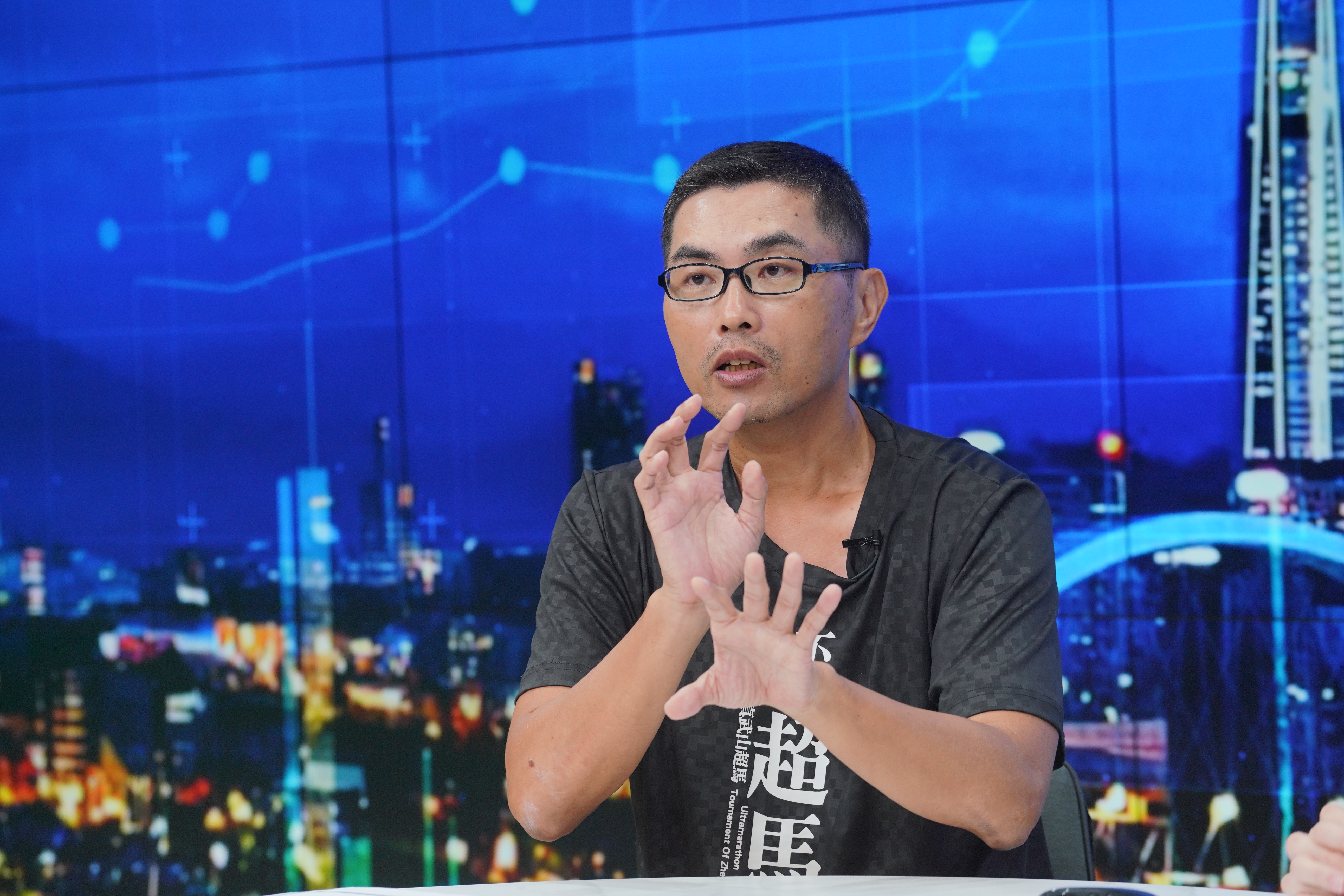 投資達人超馬芭樂王仲麟建議，高股息ETF投資人可做適度調配。