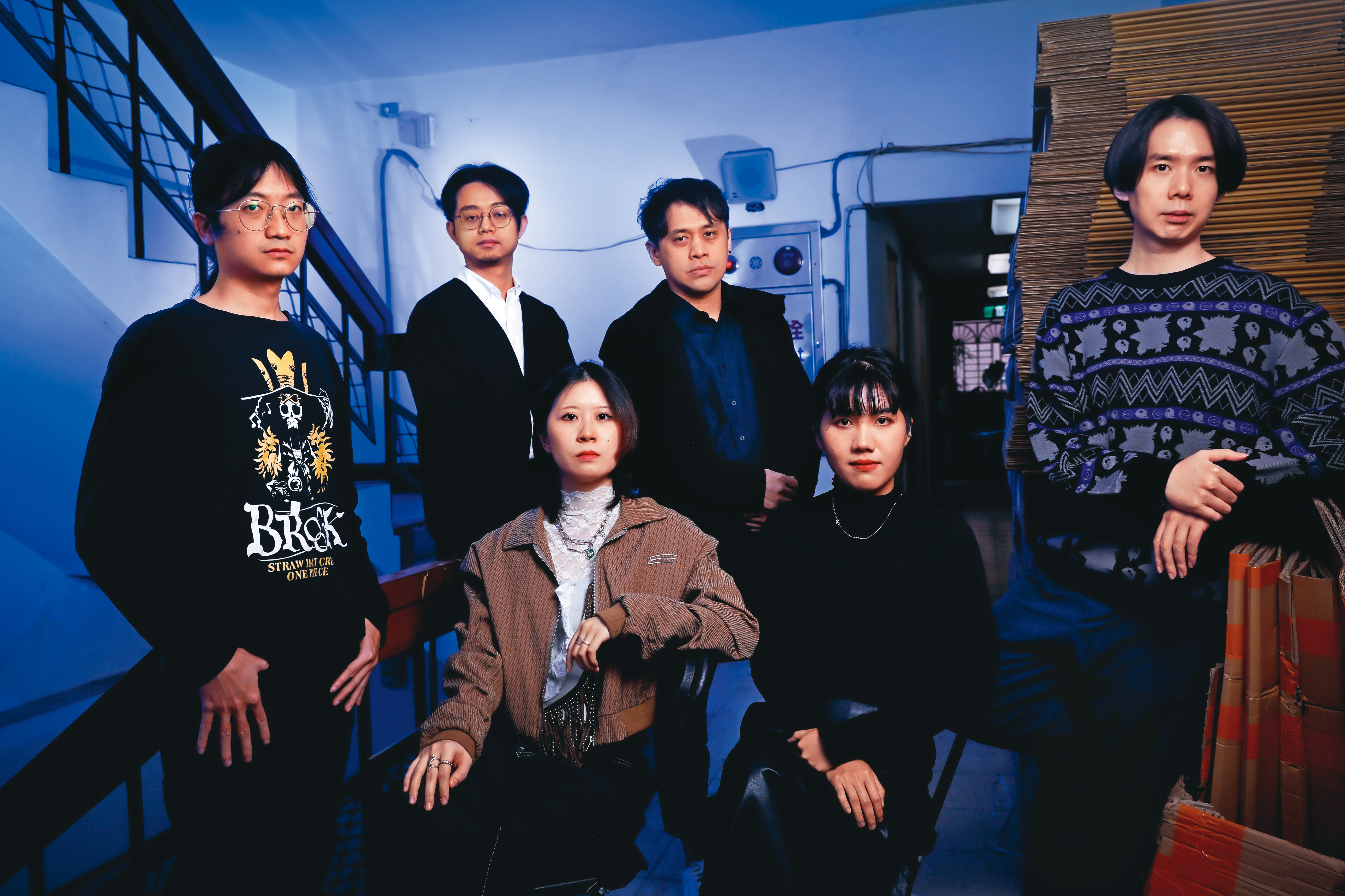 「疑漫錄」系列漫畫由達達烏拉拉（左起）、JIN、Naka、偽文雁、ijlii、賴惟智創作。