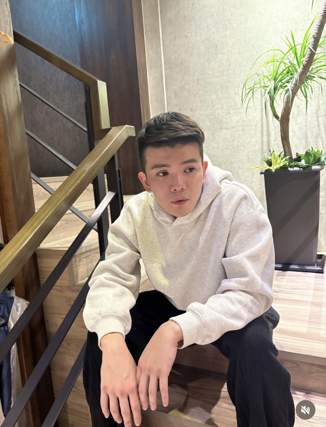 孫生前女友多芬曾一直在身邊陪伴，去年底宣告分手。（孫生 IG）