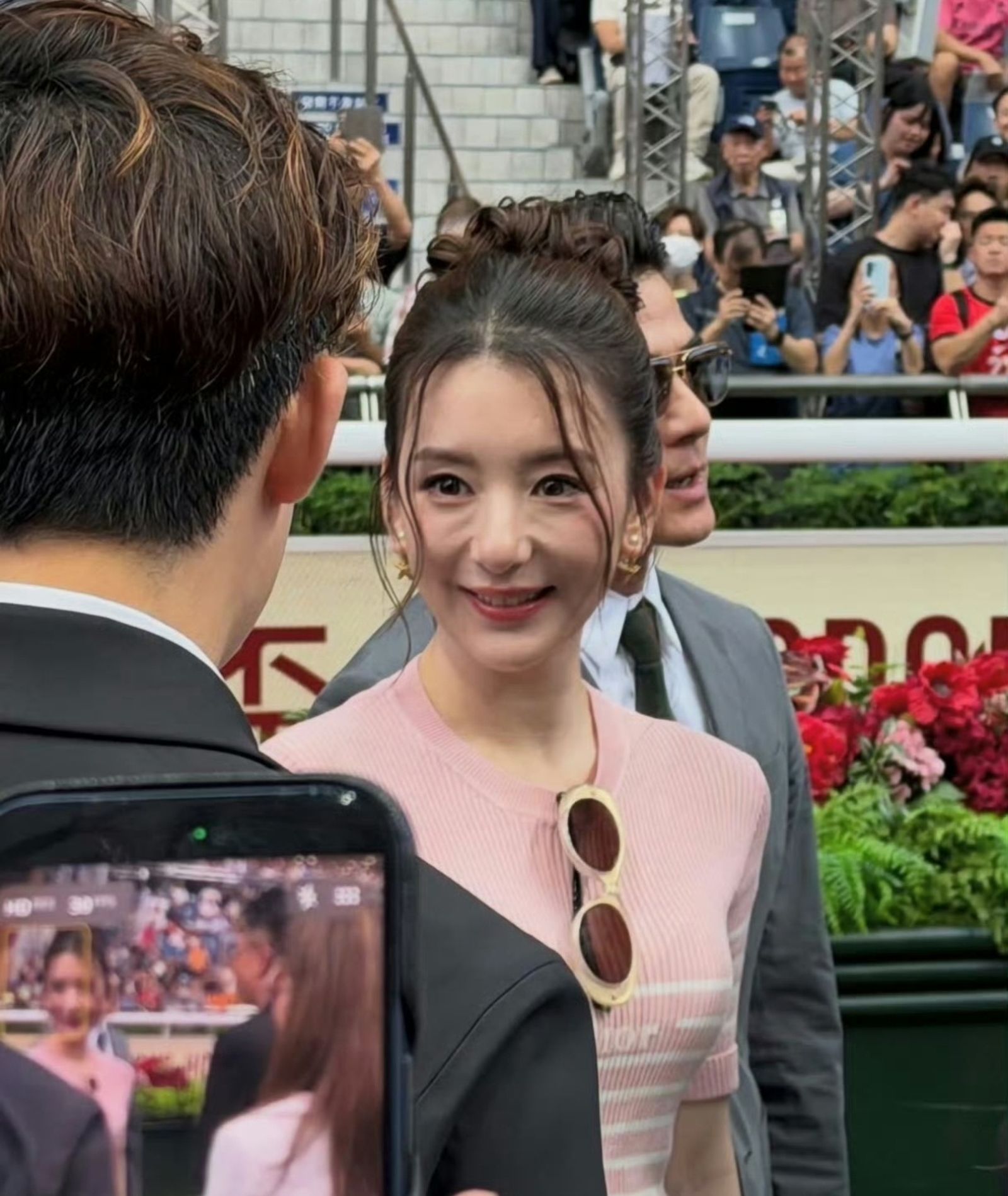 劉子儀po出的方媛近照零修圖，法令紋相當搶眼。（翻攝Threads@kellybaby603）