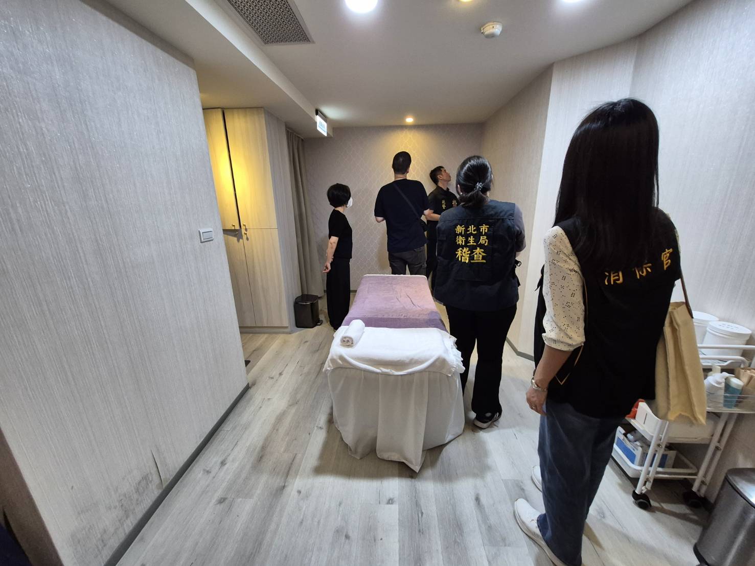 新北市衛生局確認轄內光澤集團位於板橋2家診所有相同情事,市府依《醫療法》處50萬元罰鍰並勒令停業6個月。(新北市衛生局提供)