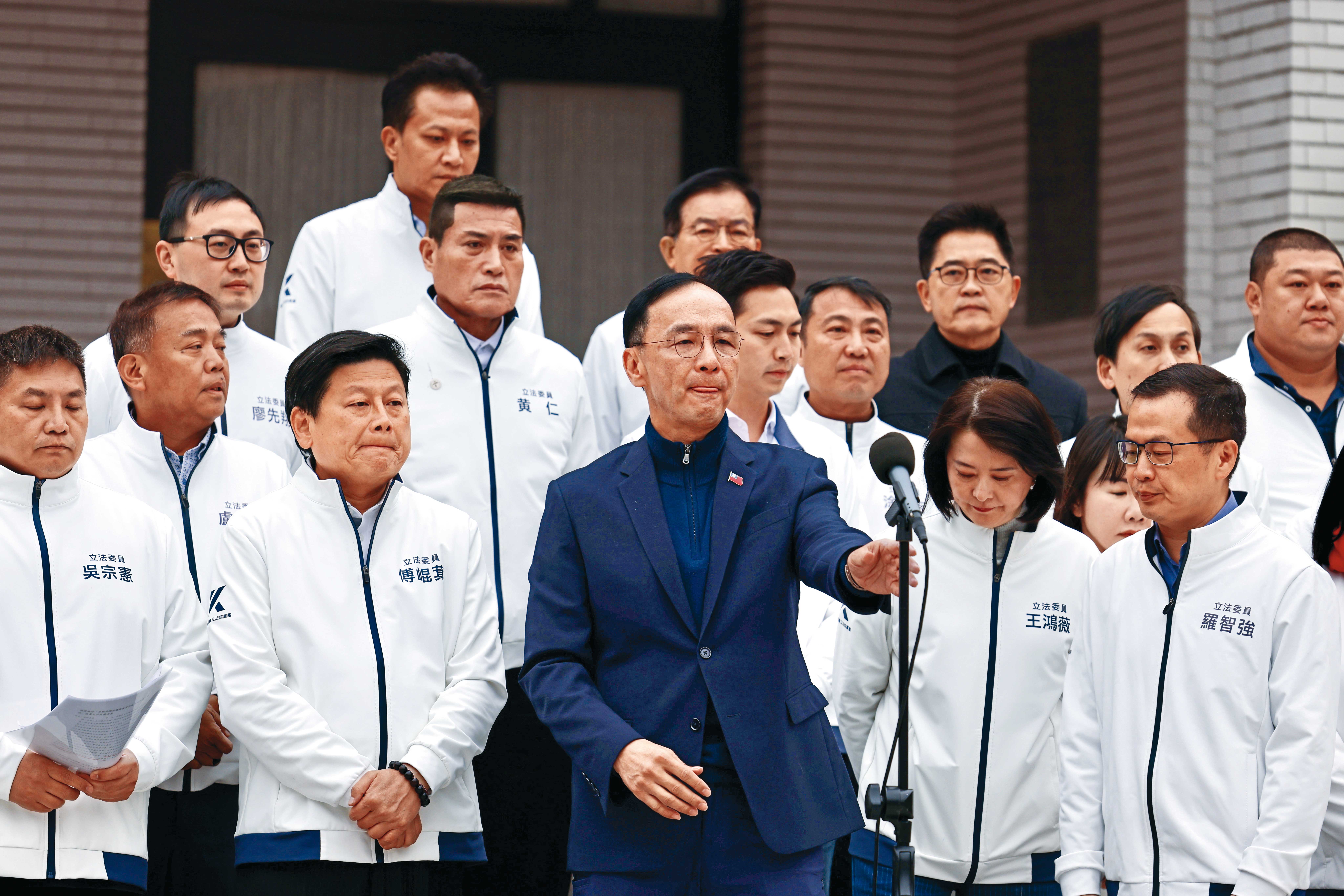 國民黨迎戰罷免浪潮，祭出反廢死、反戒嚴議題，力拚「公投綁罷免」。