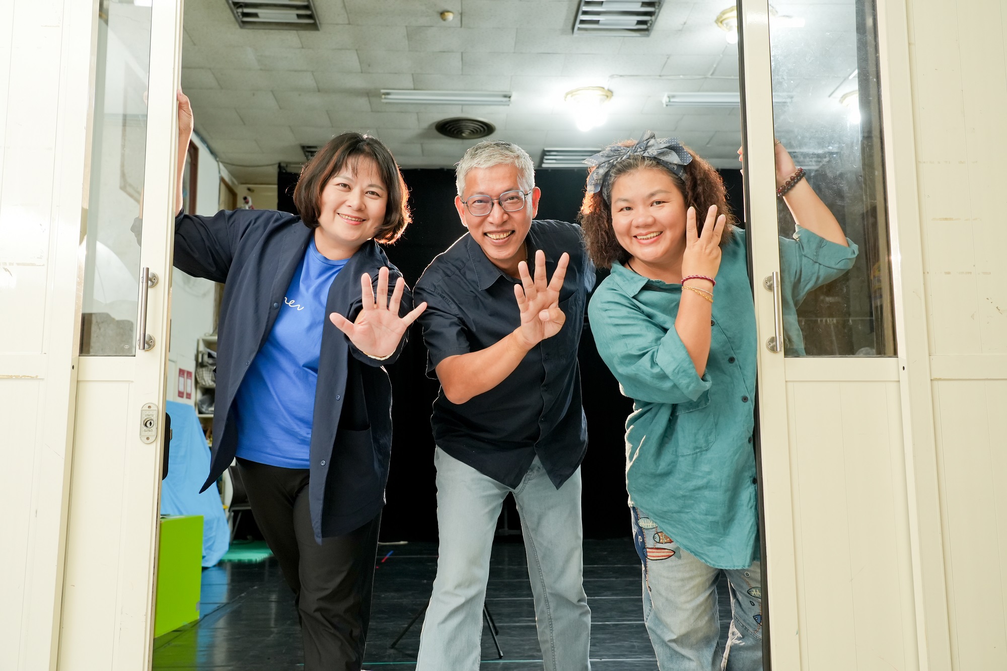 紙風車執行長張敏宜（左起）、團長任建誠、副團長莊瓊如在紙風車共事超過20年。