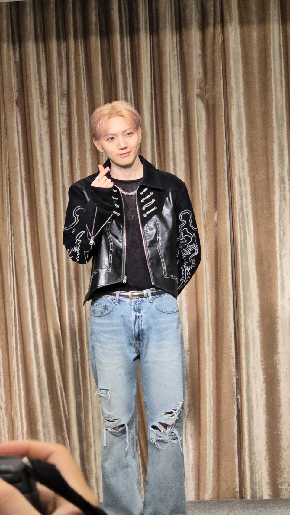 ALL(H)OURS成員Hyunbin將「好吃」這句中文掛在嘴邊講得超順口。