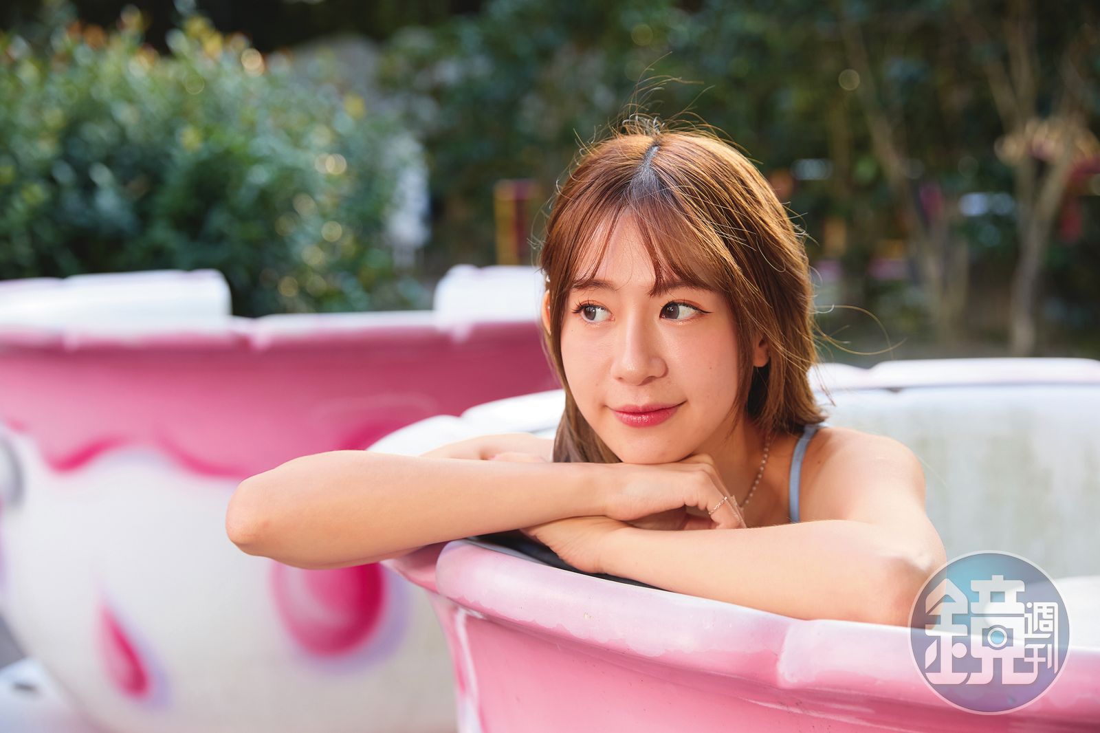 職籃啦啦隊兼差直播主 芸綺露乳溝不能逾5公分