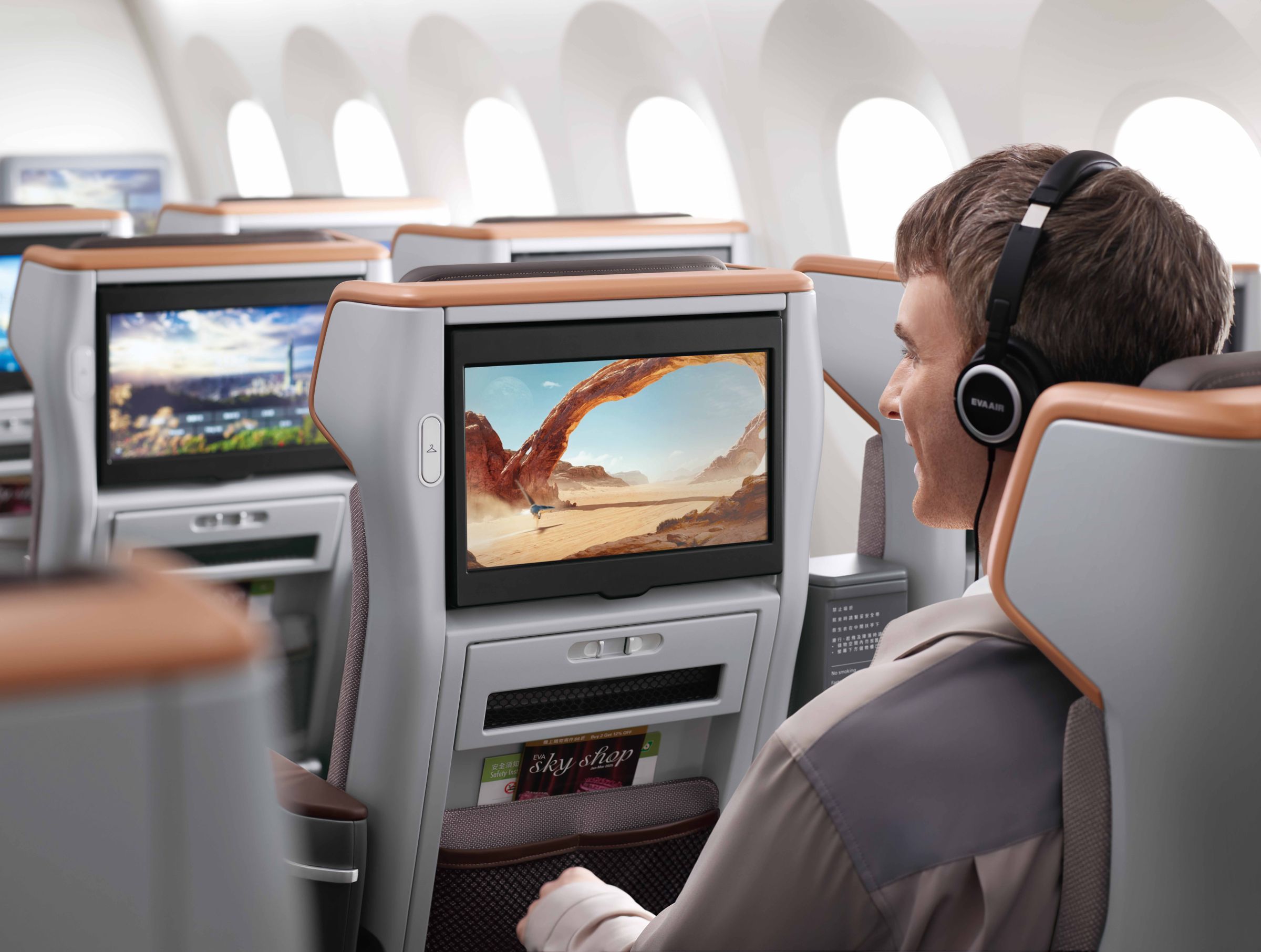 長榮航空導入Panasonic Avionics Arc™ 3D立體飛行地圖，為機上娛樂系統體驗增添趣味。（長榮航空提供）