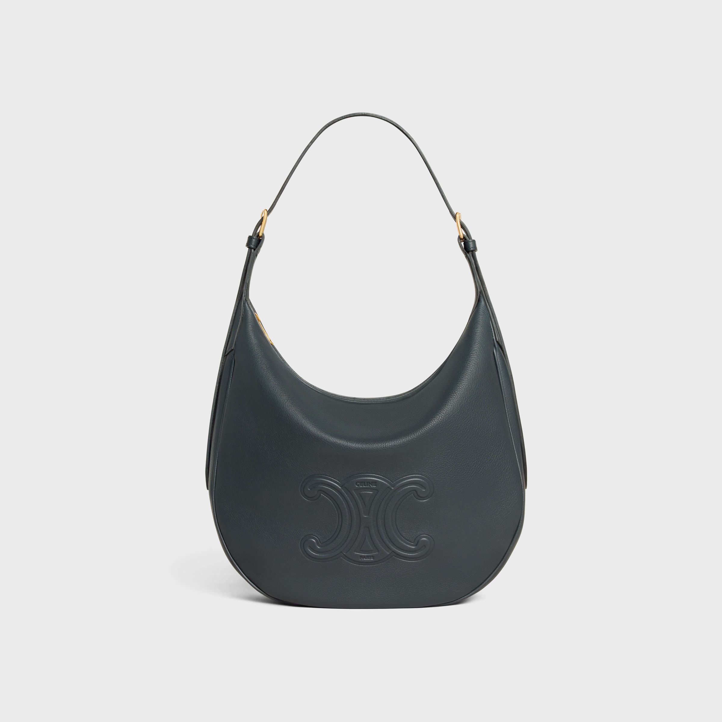 岩石灰柔軟牛皮革HÉLOÏSE手袋。NT$120,000(CELINE BY HEDI SLIMANE提供)